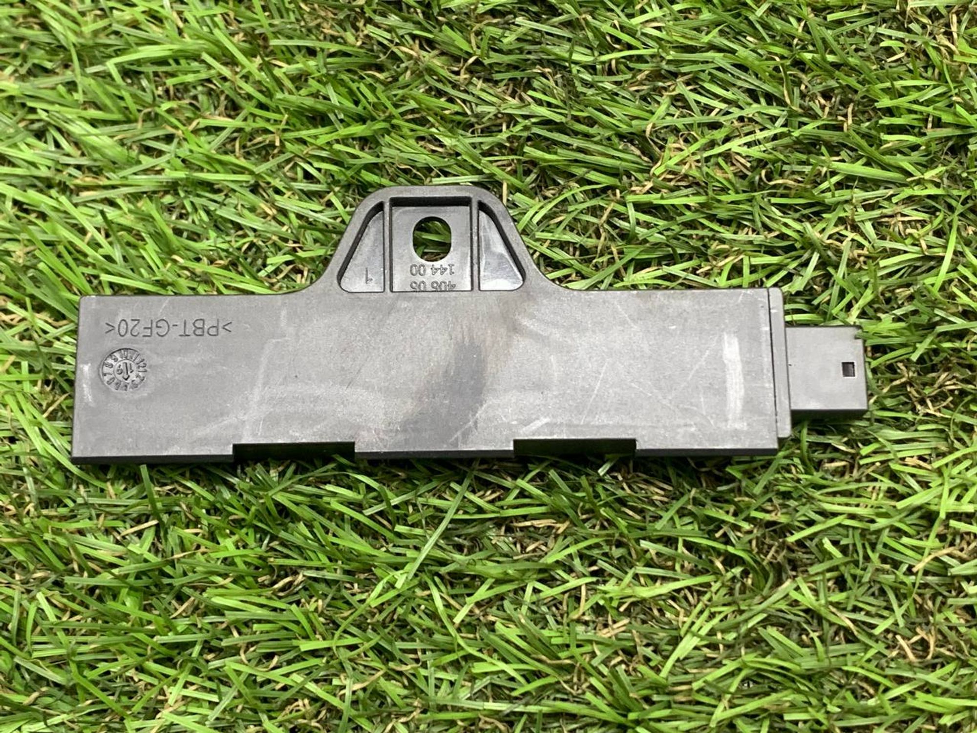 https://ycs.partsauto.market/partsauto-images/thmbs/h353NjtZg3VDP19b5HMt7LlpbQ93/fd812a45f43aa1a41059b6058e0c33ec/4ed27ddb128b21ca209a6b18b5141d12.jpg