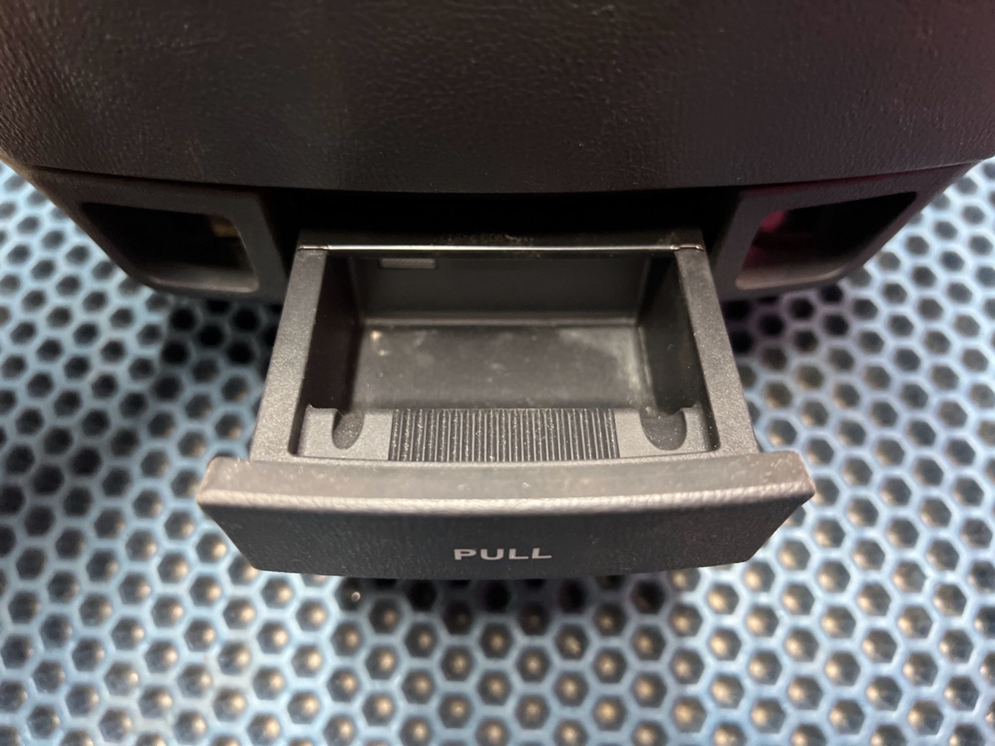 847802H200 Бардачок центральный Hyundai Elantra HD, 700 рублей, Нижний Новгород