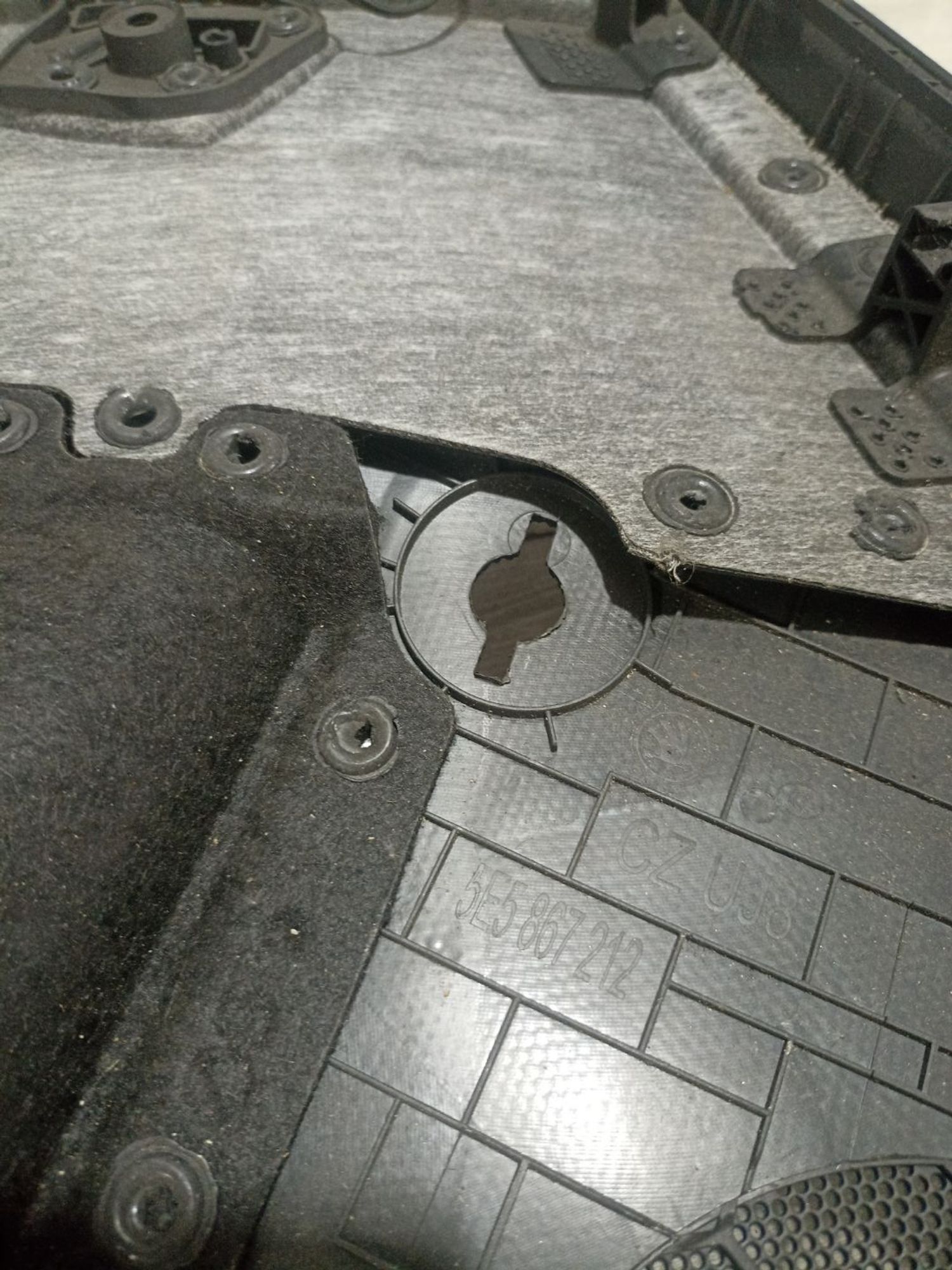 https://ycs.partsauto.market/partsauto-images/thmbs/userImages/0d5a73f363ec19ea8b7d8d6483ce4211/part/0aaaf54a-604a-4515-875a-6ed31133bafa_1784801466597.jpg