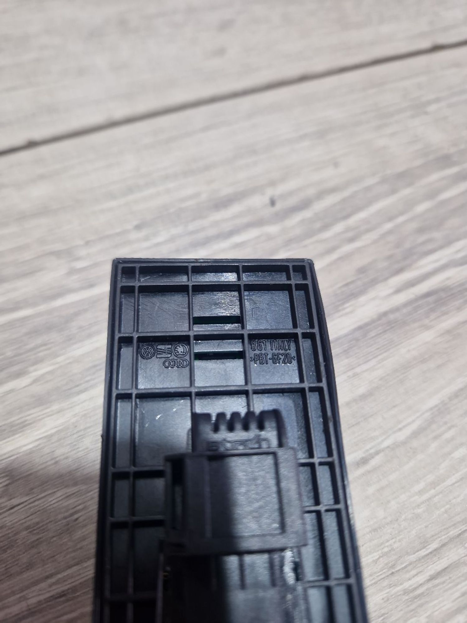 https://ycs.partsauto.market/partsauto-images/thmbs/userImages/0d5a73f363ec19ea8b7d8d6483ce4211/part/0c1b34e9-5739-44ce-9b6b-5544867044f1_1787573941106.jpg