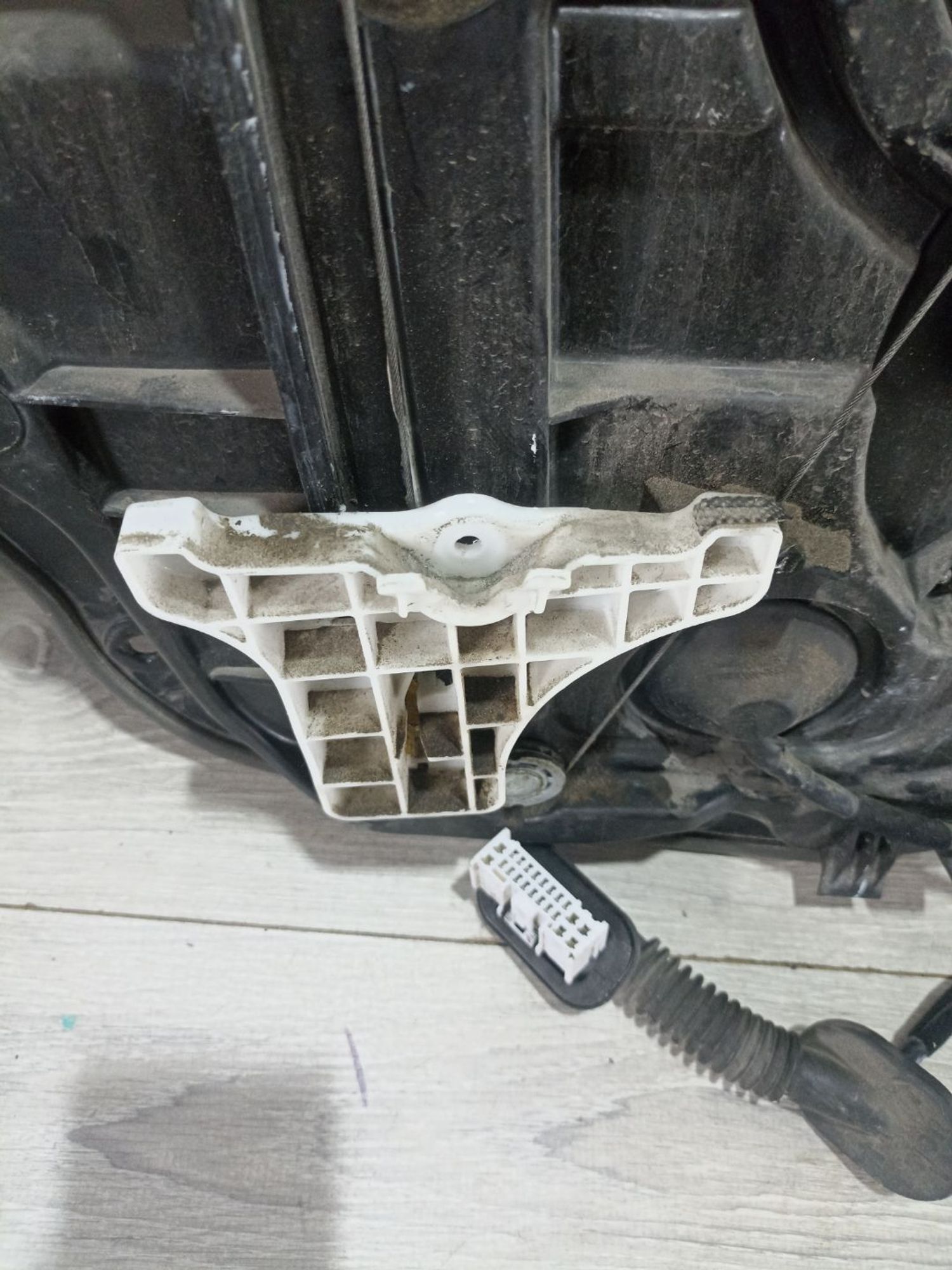 https://ycs.partsauto.market/partsauto-images/thmbs/userImages/0d5a73f363ec19ea8b7d8d6483ce4211/part/0dab0076-c134-4a6e-b2c9-1ad34a3a8a46_1783341945069.jpg