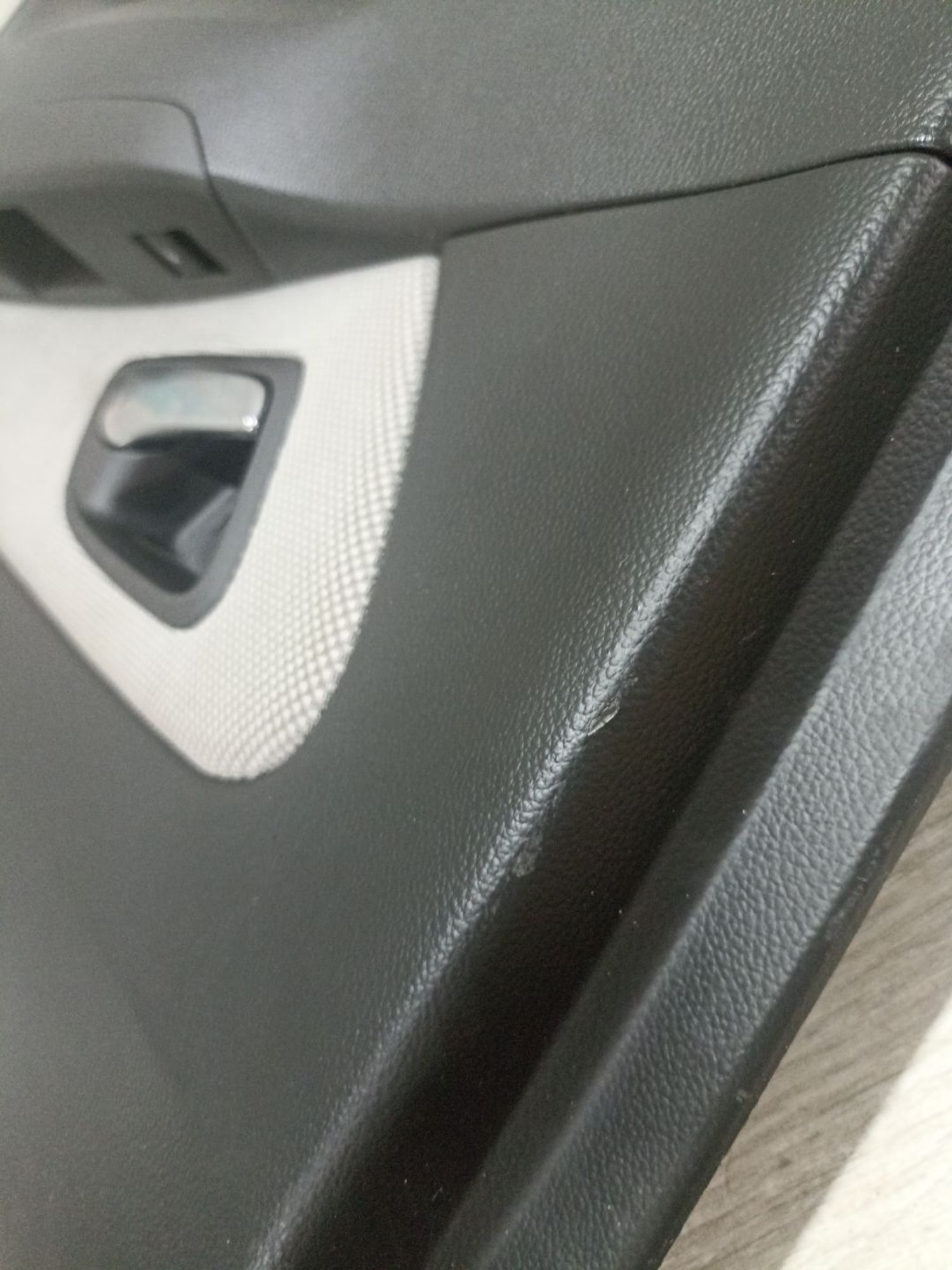 https://ycs.partsauto.market/partsauto-images/thmbs/userImages/0d5a73f363ec19ea8b7d8d6483ce4211/part/0f648fd4-41ab-49b3-8273-bfb5df9a42d4_1784801836682.jpg