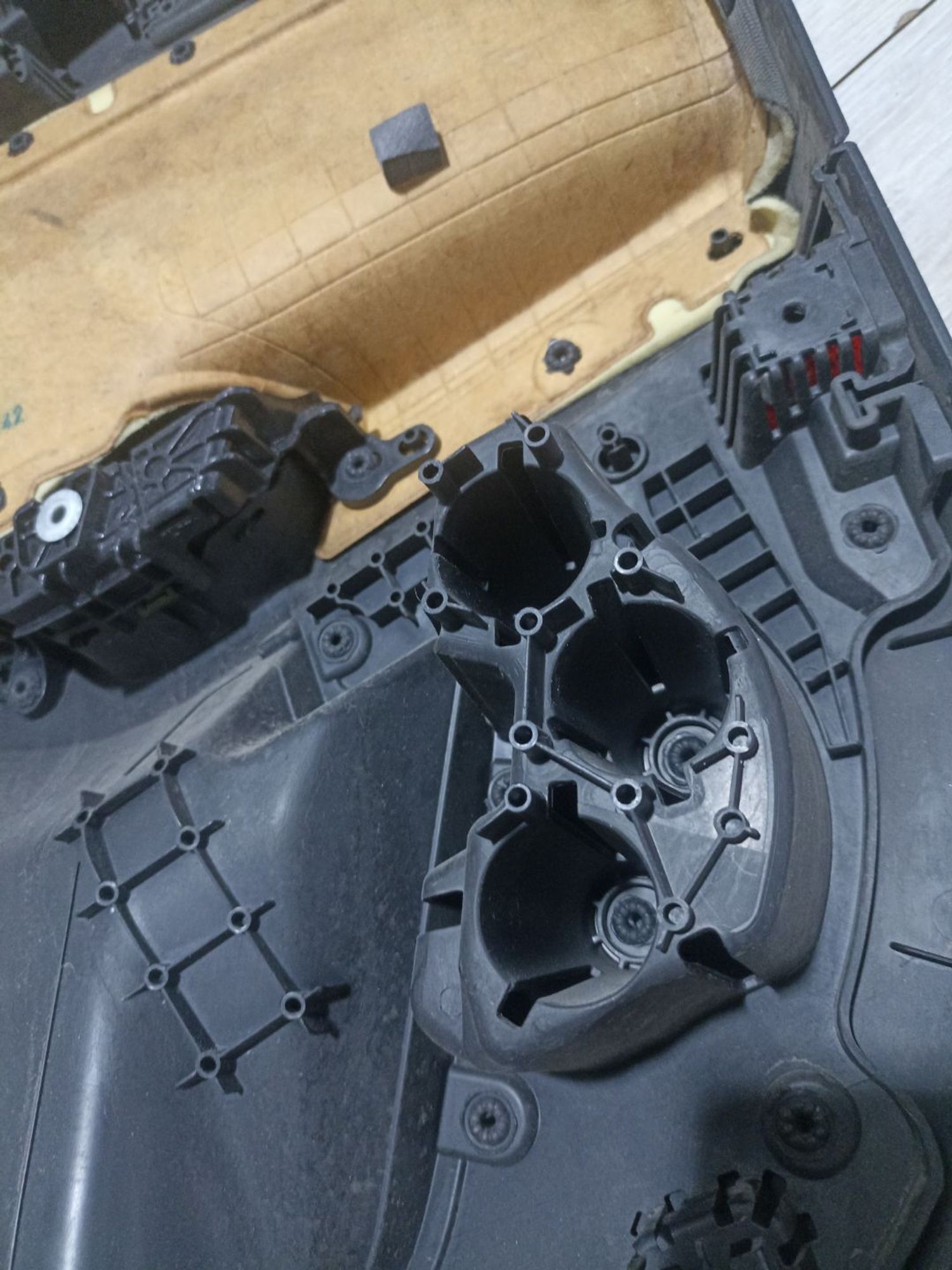 https://ycs.partsauto.market/partsauto-images/thmbs/userImages/0d5a73f363ec19ea8b7d8d6483ce4211/part/17437a35-d14f-4d72-808f-962f029f6f91_1785240252432.jpg