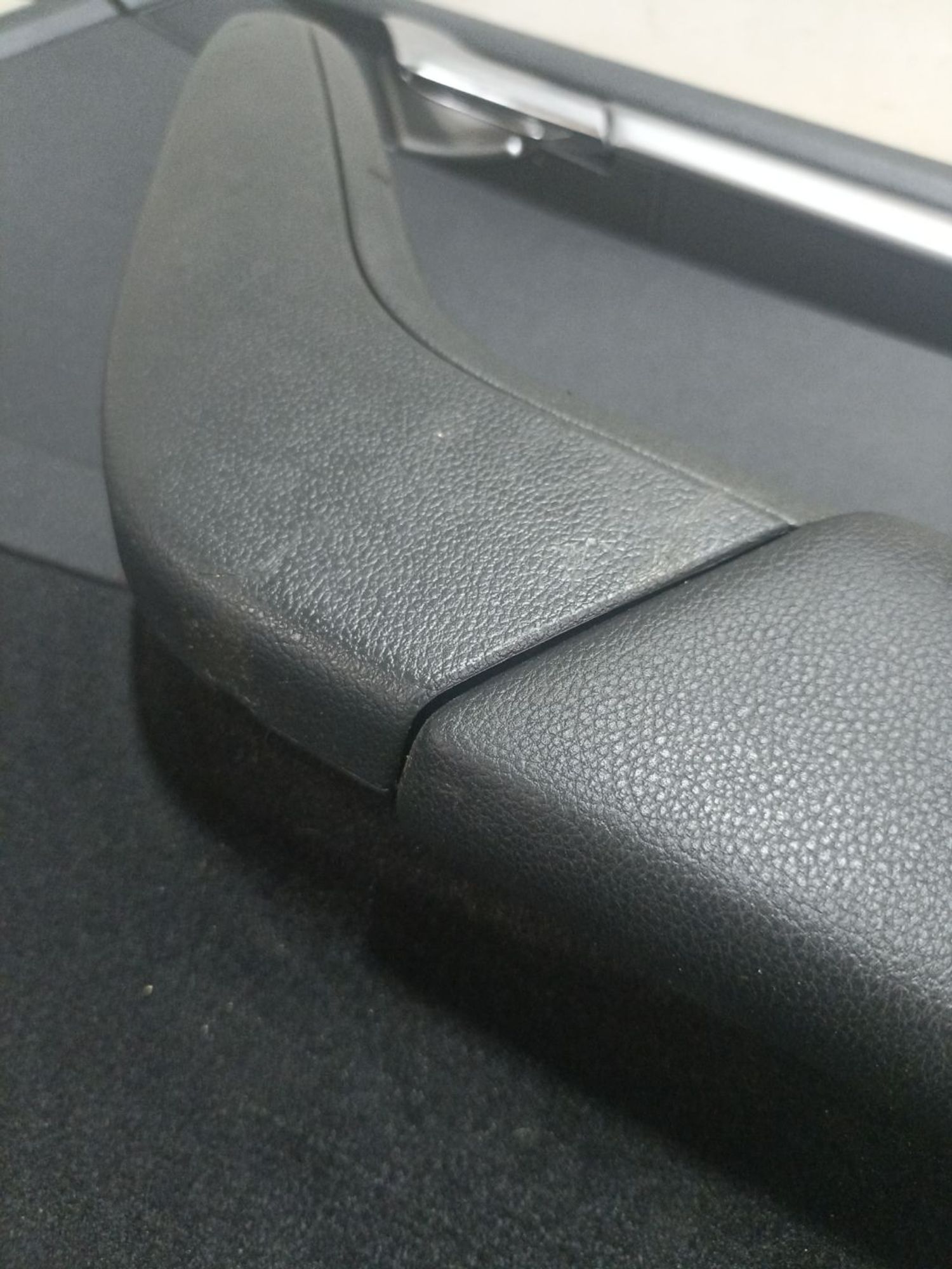 https://ycs.partsauto.market/partsauto-images/thmbs/userImages/0d5a73f363ec19ea8b7d8d6483ce4211/part/1f81b88f-08be-4c9f-809f-2fb68cb30e6b_1784801340042.jpg