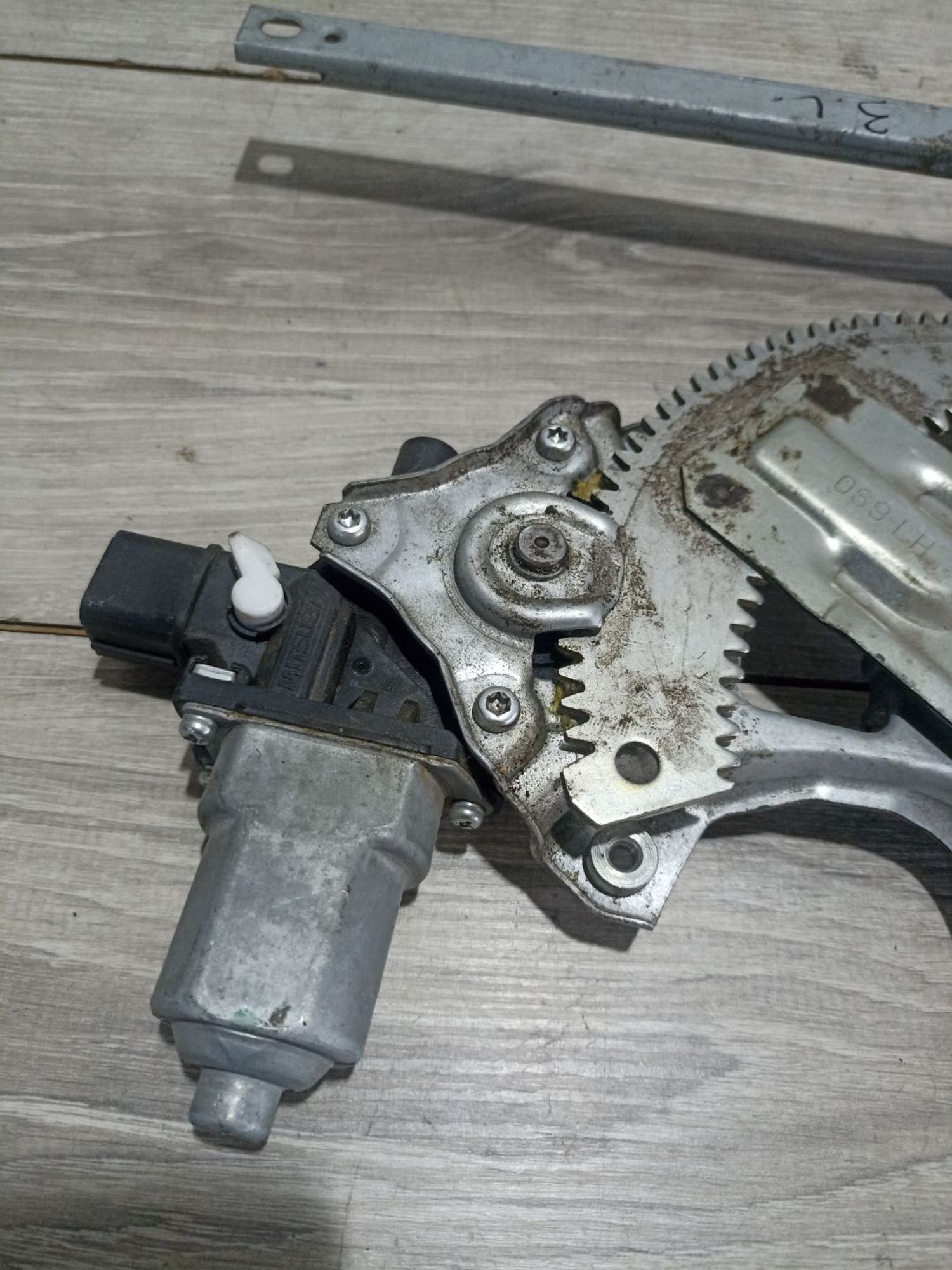 https://ycs.partsauto.market/partsauto-images/thmbs/userImages/0d5a73f363ec19ea8b7d8d6483ce4211/part/356dcb19-c60b-4f8a-b439-e7f16a5108f1_1784029538753.jpg