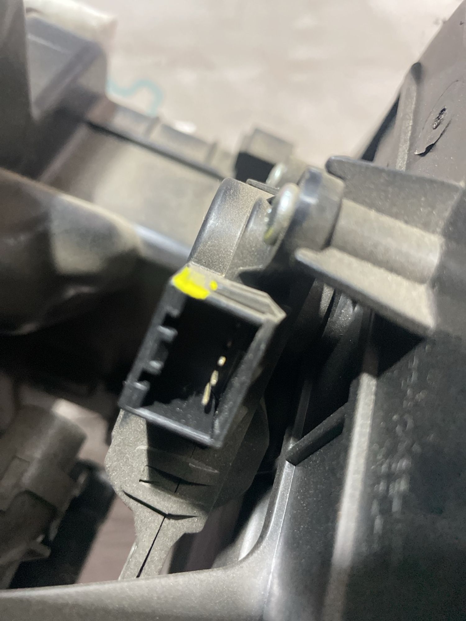 https://ycs.partsauto.market/partsauto-images/thmbs/userImages/0d5a73f363ec19ea8b7d8d6483ce4211/part/35c34ed4-b126-4c0a-811e-4ffc043b2c07_1741256625410.jpg