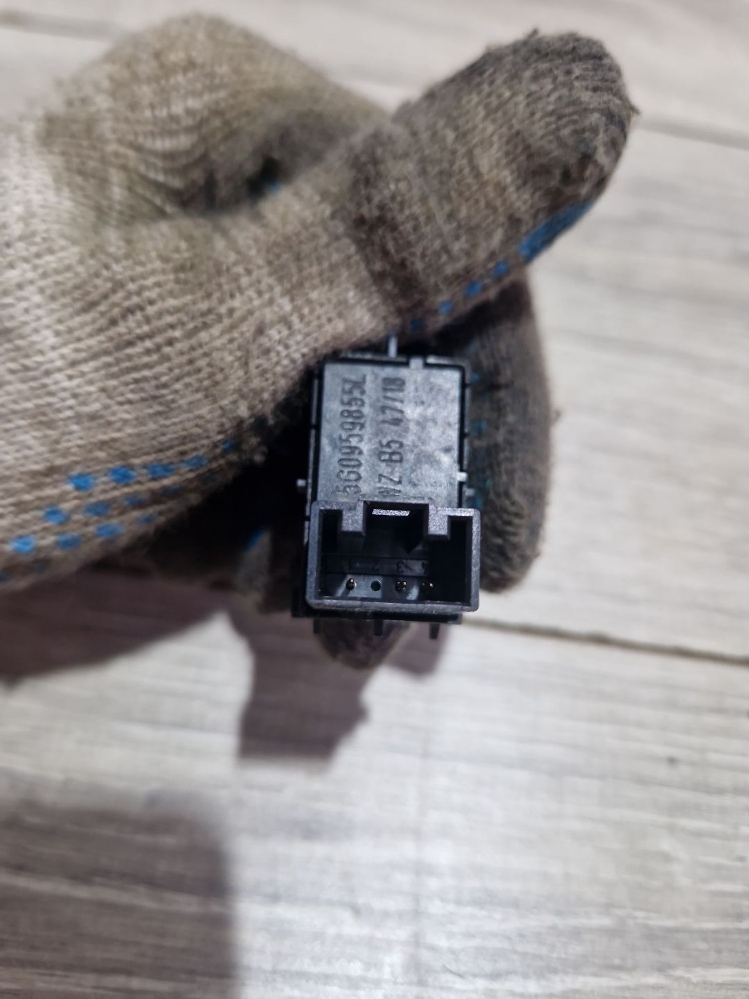 https://ycs.partsauto.market/partsauto-images/thmbs/userImages/0d5a73f363ec19ea8b7d8d6483ce4211/part/3ee486fc-8794-45aa-bea8-f35382c7b41b_1787142657875.jpg