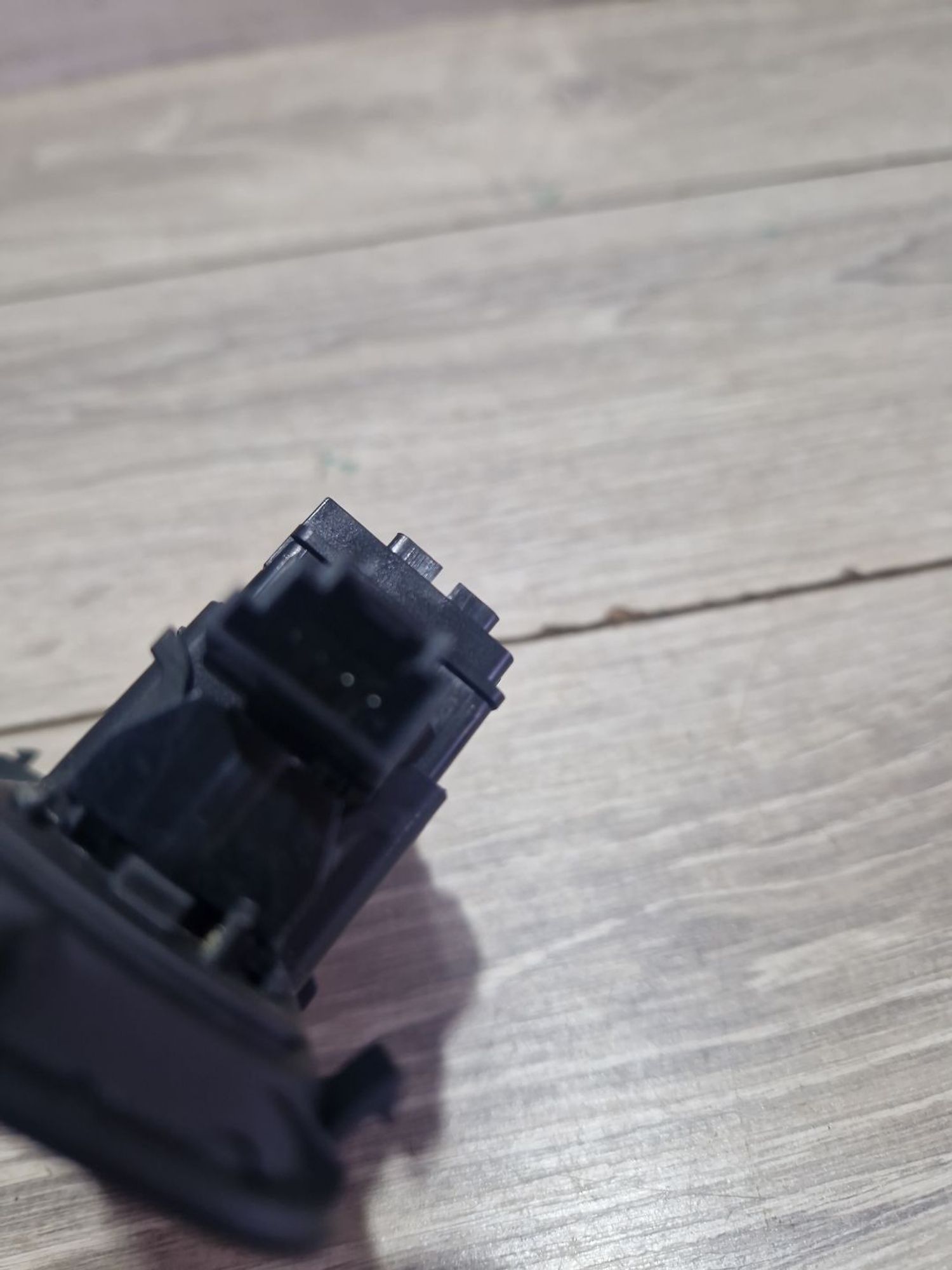 https://ycs.partsauto.market/partsauto-images/thmbs/userImages/0d5a73f363ec19ea8b7d8d6483ce4211/part/40c28193-3ed4-4a8b-88d2-1d5b4e166d03_1787399553041.jpg
