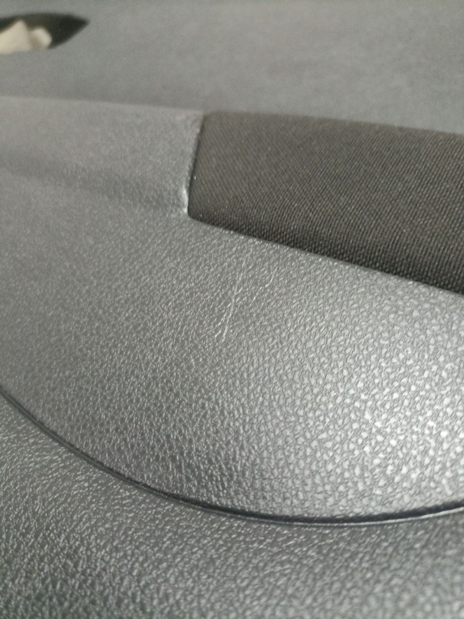 https://ycs.partsauto.market/partsauto-images/thmbs/userImages/0d5a73f363ec19ea8b7d8d6483ce4211/part/40efa9e8-196f-492e-92a1-6b1e8d4973ad_1784800712546.jpg