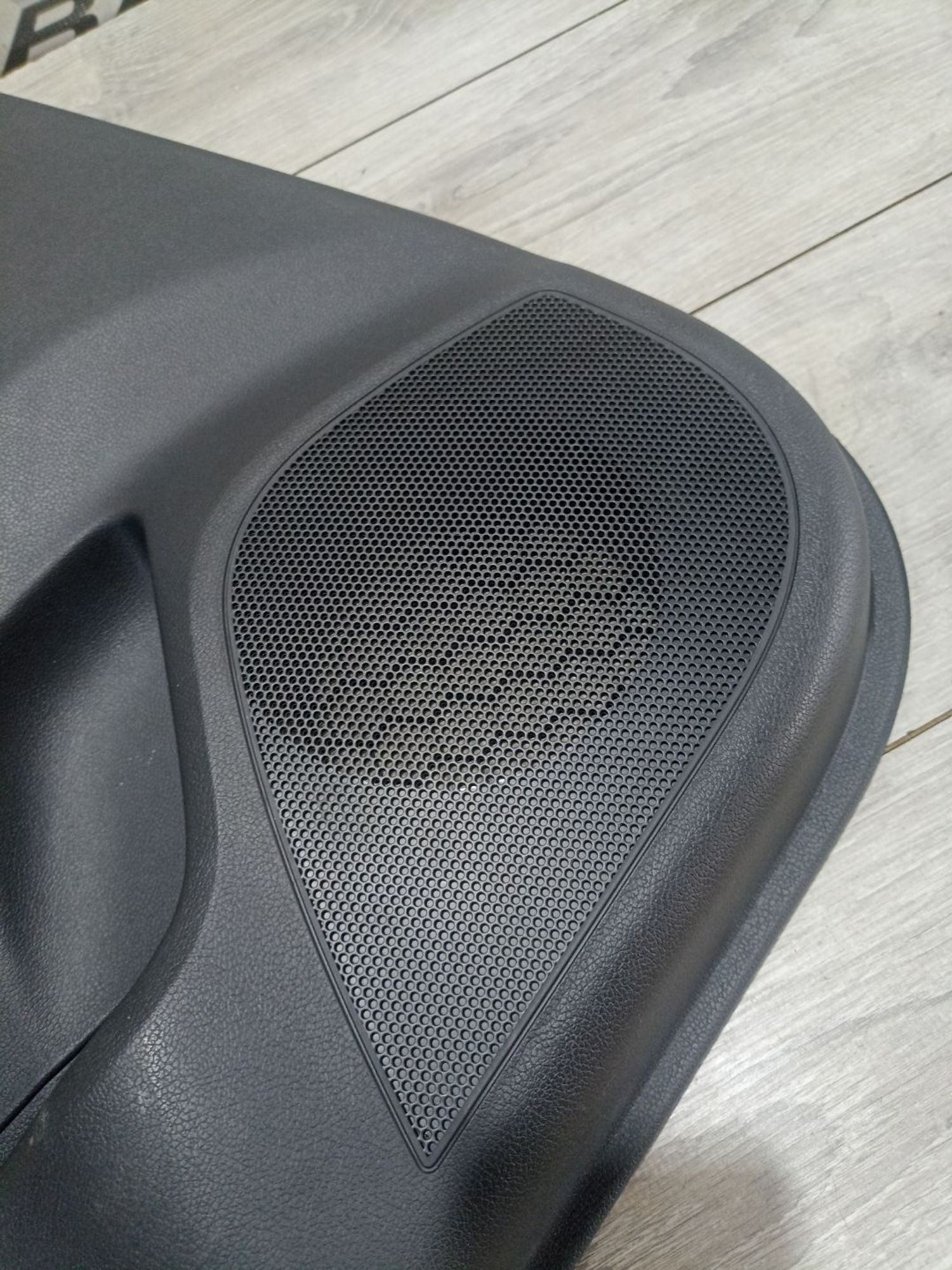 https://ycs.partsauto.market/partsauto-images/thmbs/userImages/0d5a73f363ec19ea8b7d8d6483ce4211/part/41e713ea-bf04-4ca3-859d-6d1bd098e0aa_1785154375176.jpg