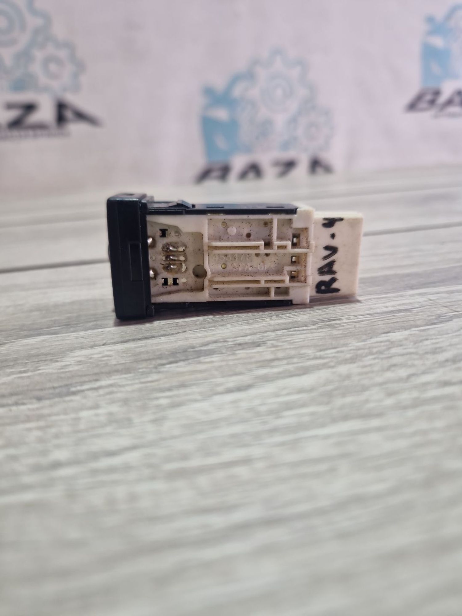 https://ycs.partsauto.market/partsauto-images/thmbs/userImages/0d5a73f363ec19ea8b7d8d6483ce4211/part/496023b9-09a7-4560-9f25-dce814d39e0f_1787741698103.jpg