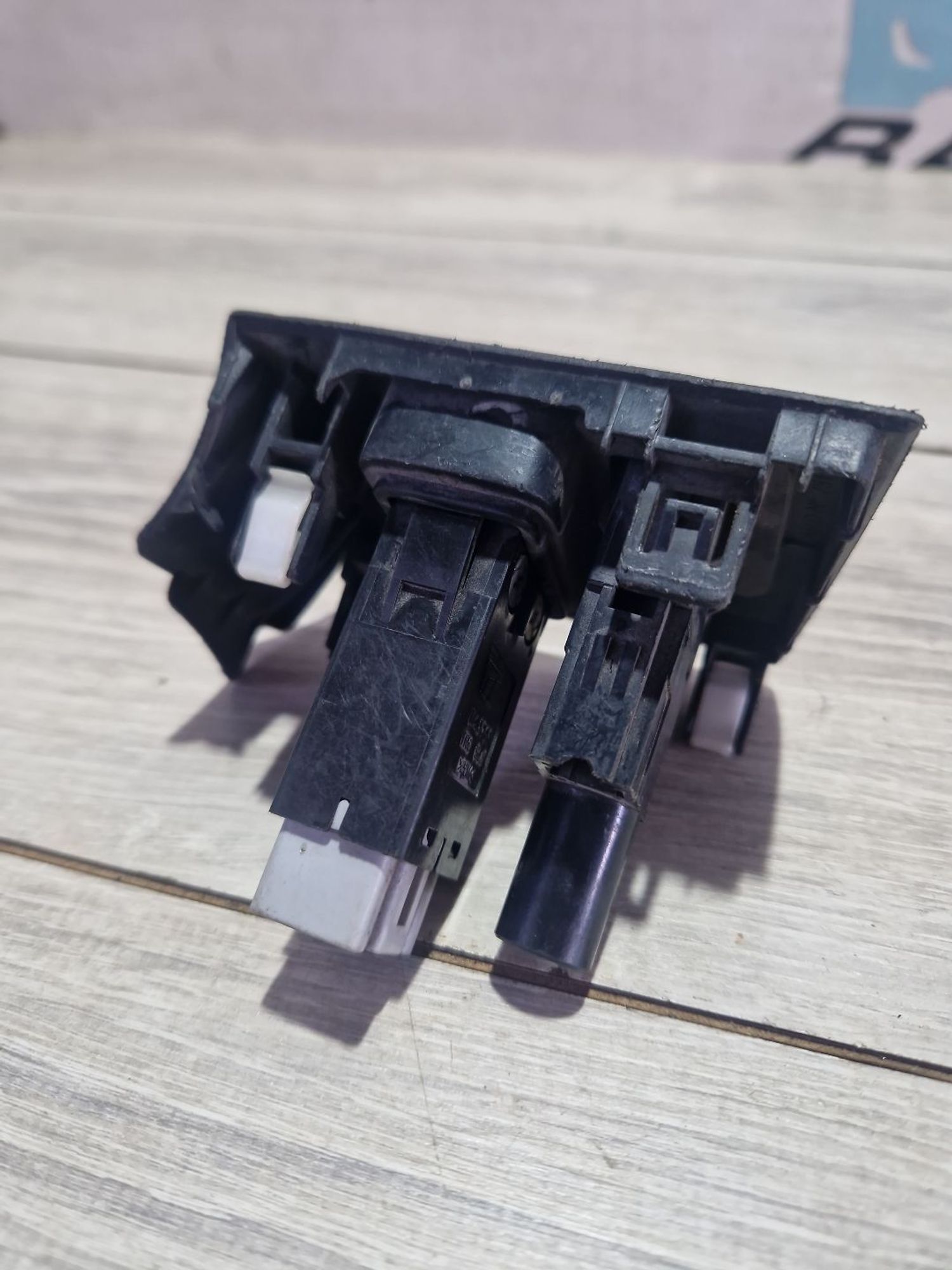 https://ycs.partsauto.market/partsauto-images/thmbs/userImages/0d5a73f363ec19ea8b7d8d6483ce4211/part/4c83407b-85dc-4bac-b92a-48b29ec15771_1787645070851.jpg