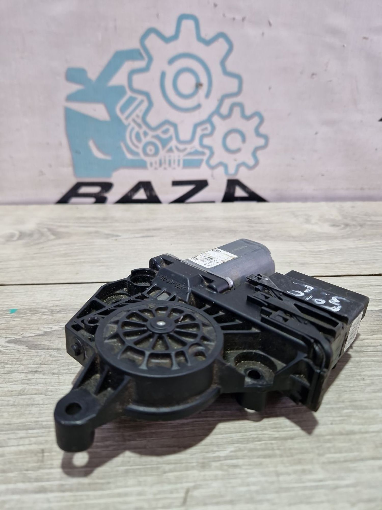 Мотор стеклоподъемника заднего левого VW Golf 2..., 750 рублей, Брянск