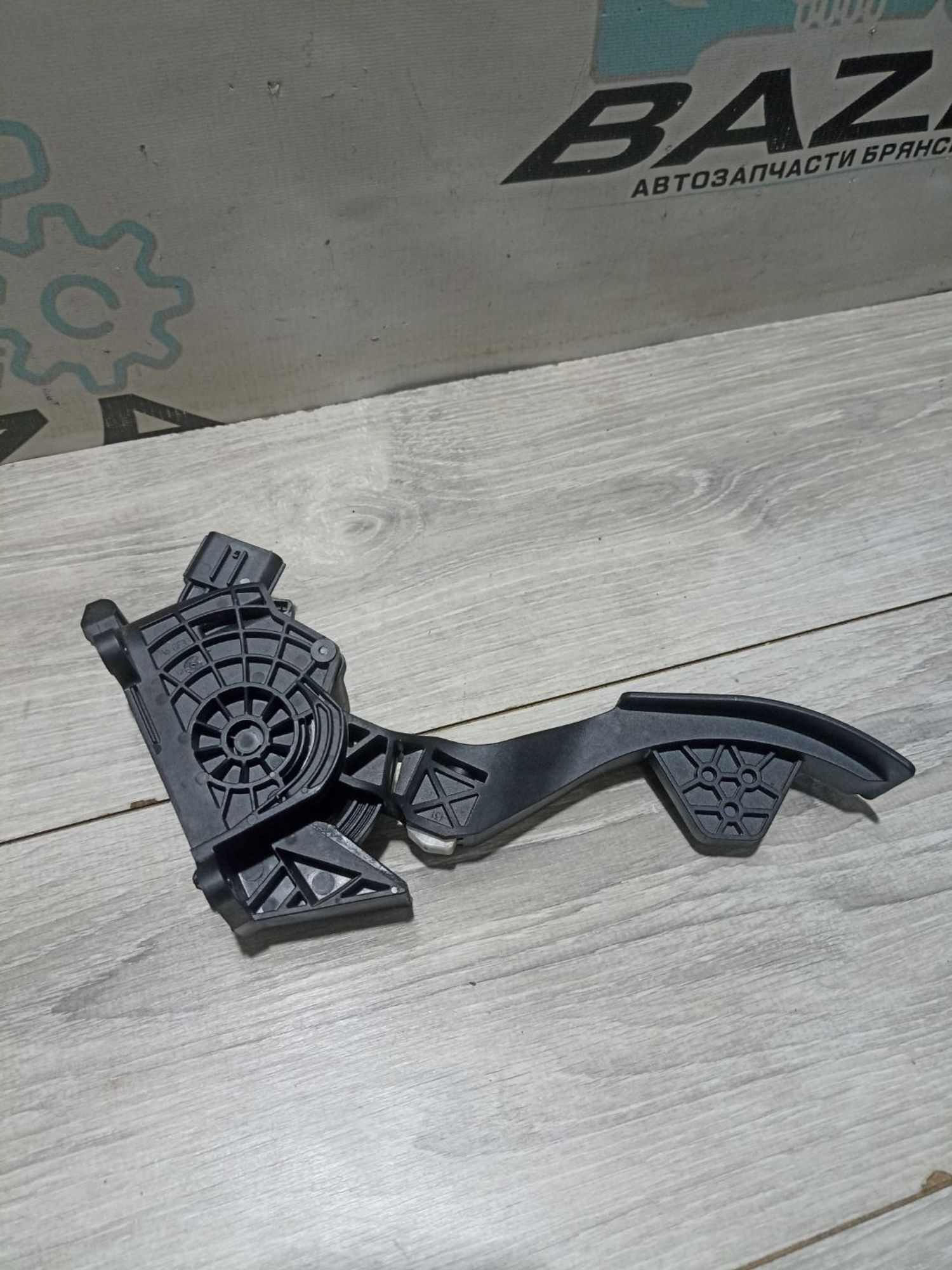 https://ycs.partsauto.market/partsauto-images/thmbs/userImages/0d5a73f363ec19ea8b7d8d6483ce4211/part/592084dc-5a4f-4764-a312-198eb2f04945_1783093514758.jpg