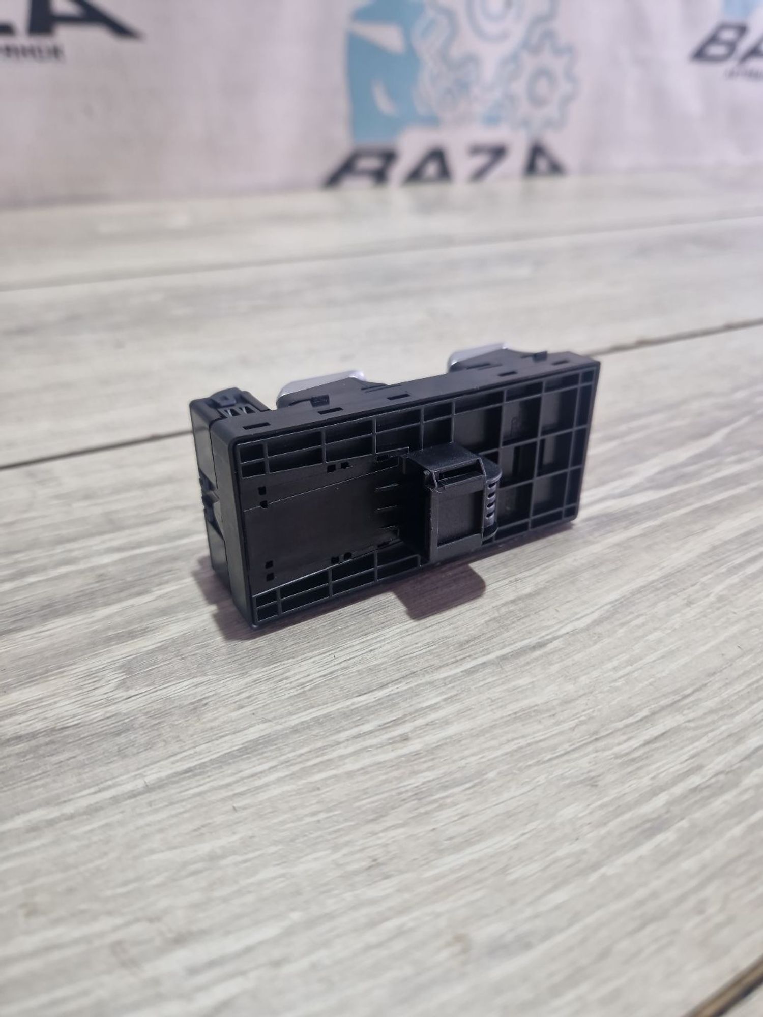 https://ycs.partsauto.market/partsauto-images/thmbs/userImages/0d5a73f363ec19ea8b7d8d6483ce4211/part/5bd93405-b377-465e-8373-31a5422c3b75_1787573936143.jpg
