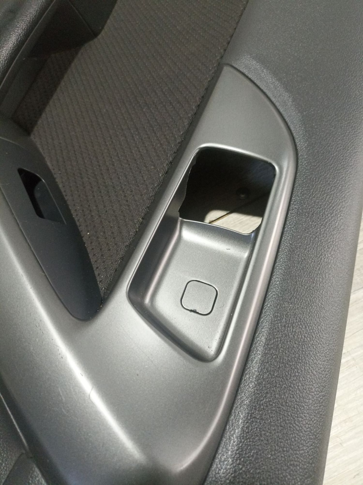 https://ycs.partsauto.market/partsauto-images/thmbs/userImages/0d5a73f363ec19ea8b7d8d6483ce4211/part/66226edc-ab3b-4535-aacb-eebf0fabe4ba_1784713211850.jpg