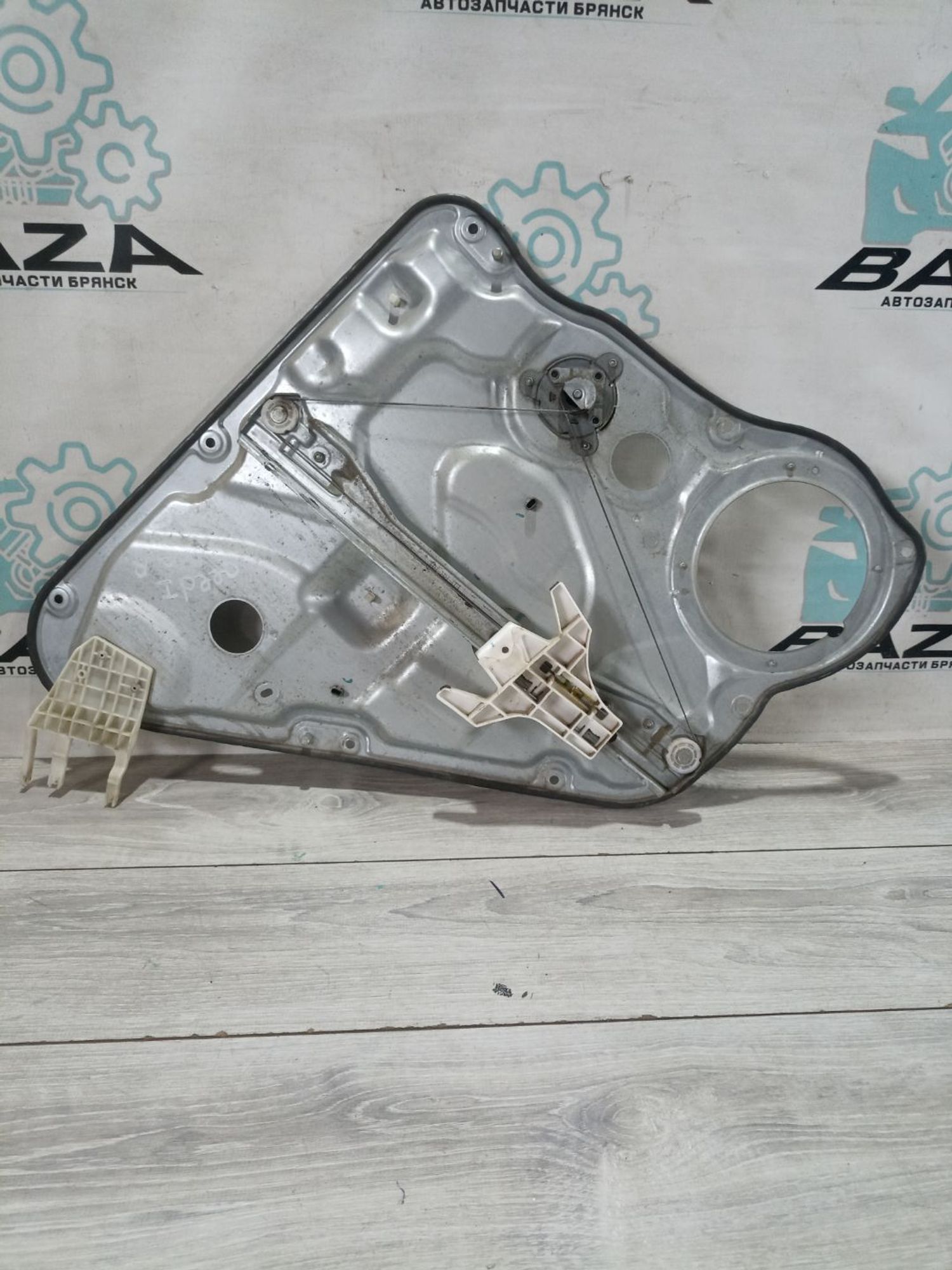 https://ycs.partsauto.market/partsauto-images/thmbs/userImages/0d5a73f363ec19ea8b7d8d6483ce4211/part/66776c37-d5db-412f-83c7-eb47c581bf13_1783338872003.jpg