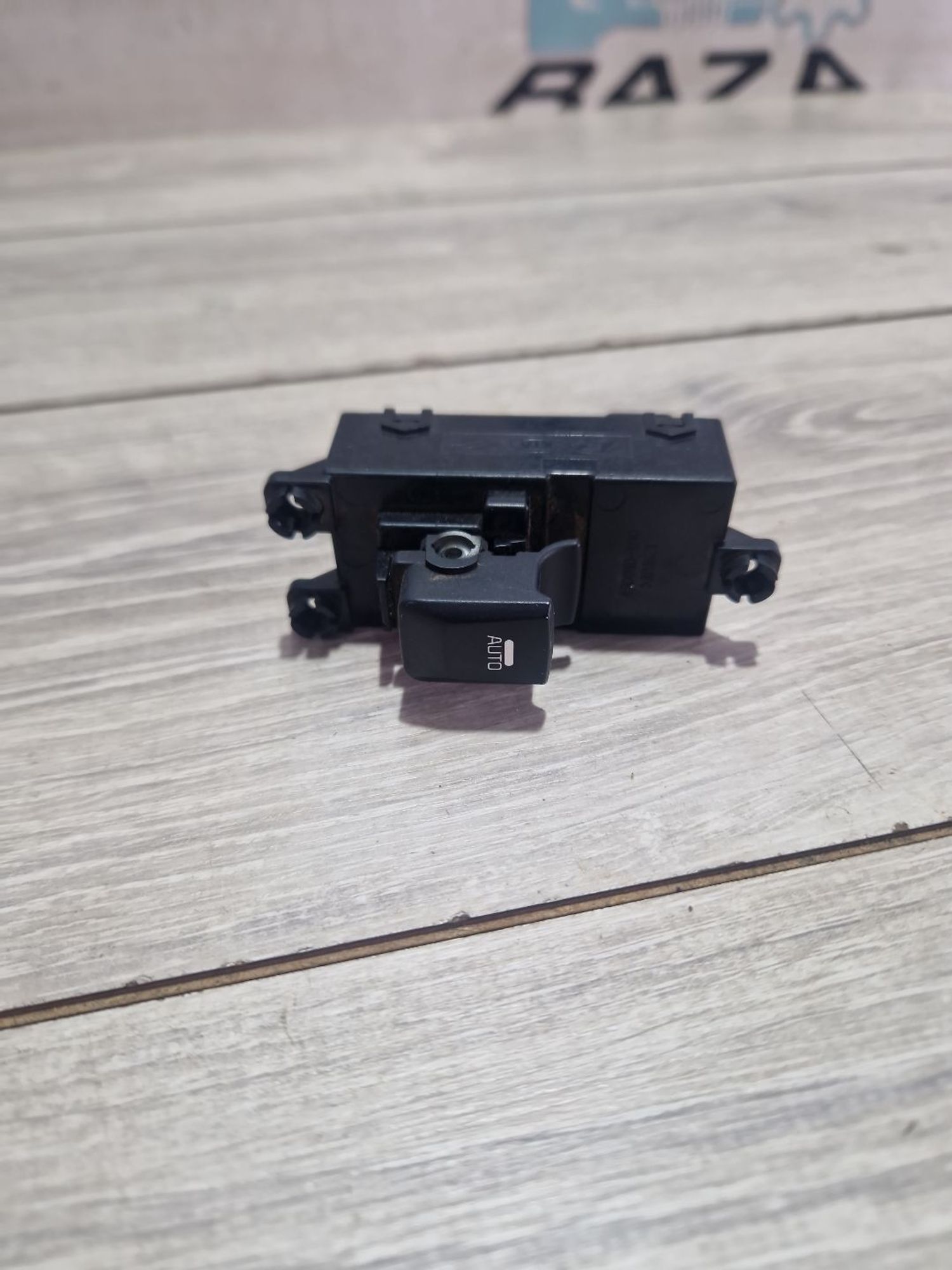 https://ycs.partsauto.market/partsauto-images/thmbs/userImages/0d5a73f363ec19ea8b7d8d6483ce4211/part/67a35f0b-75e9-4a86-97d2-8c3dba304973_1787652194767.jpg
