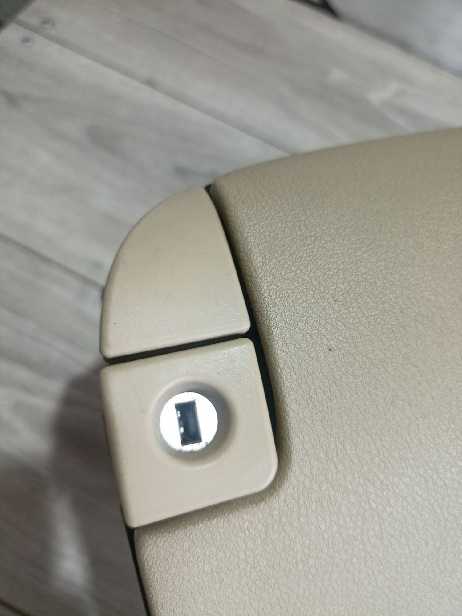 https://ycs.partsauto.market/partsauto-images/thmbs/userImages/0d5a73f363ec19ea8b7d8d6483ce4211/part/680b3521-356b-4a98-8581-474b41b578e6_1784300208021.jpg