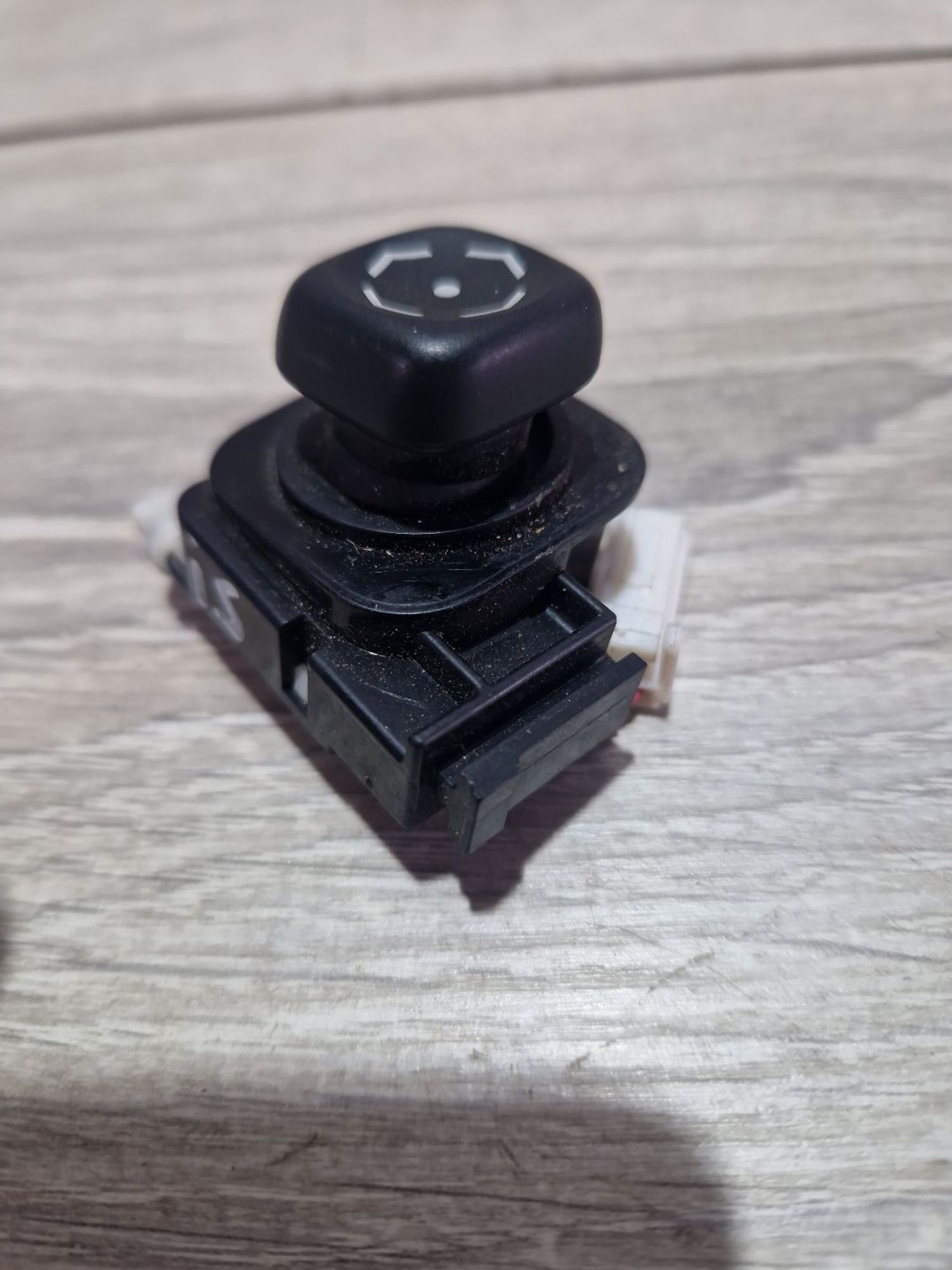 https://ycs.partsauto.market/partsauto-images/thmbs/userImages/0d5a73f363ec19ea8b7d8d6483ce4211/part/69cec068-0afa-45a2-bb5a-99b8a1f779fa_1787821147579.jpg