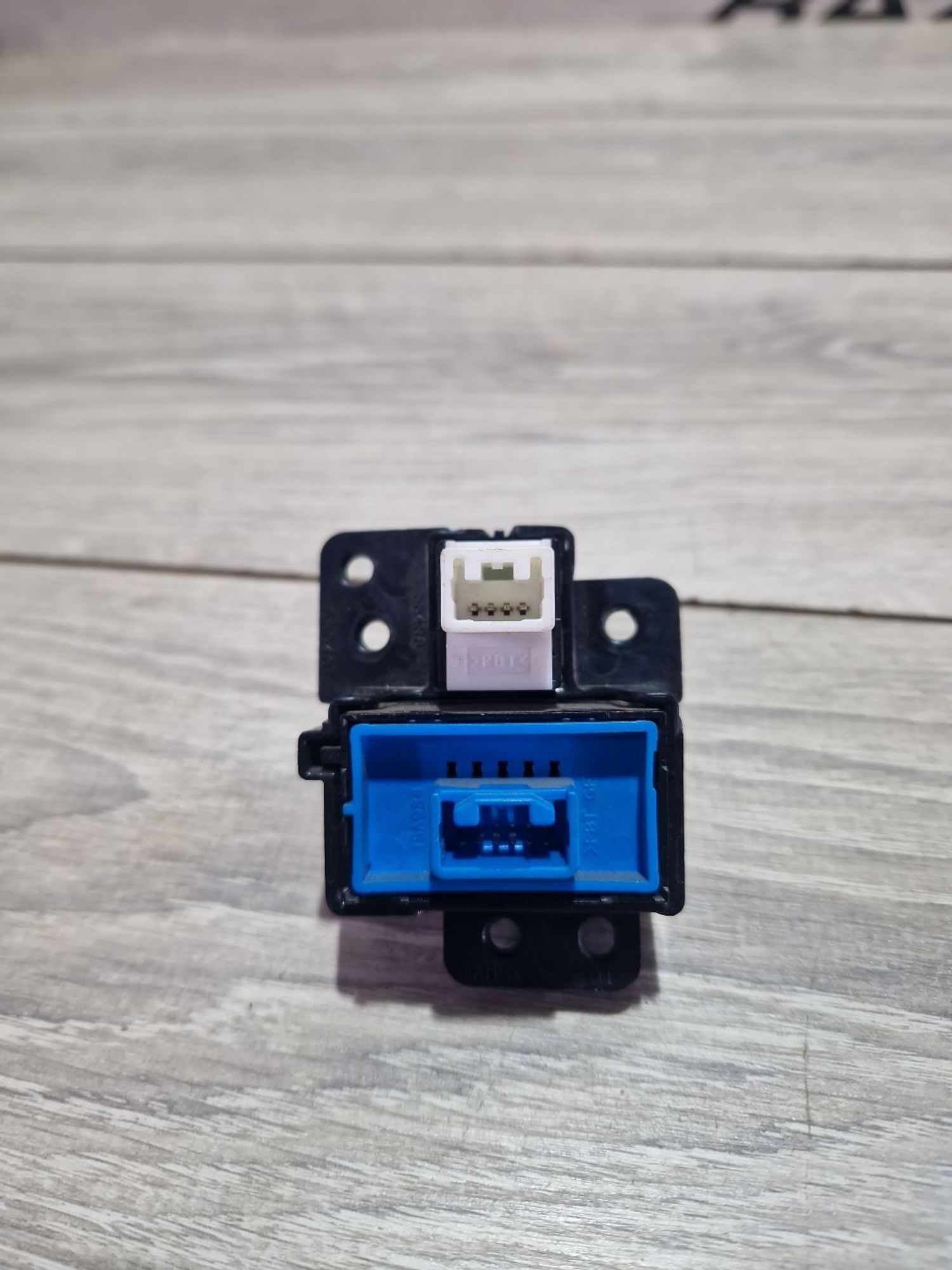 https://ycs.partsauto.market/partsauto-images/thmbs/userImages/0d5a73f363ec19ea8b7d8d6483ce4211/part/6b78d65d-08d7-43ee-8068-48dce9befec5_1787820152298.jpg
