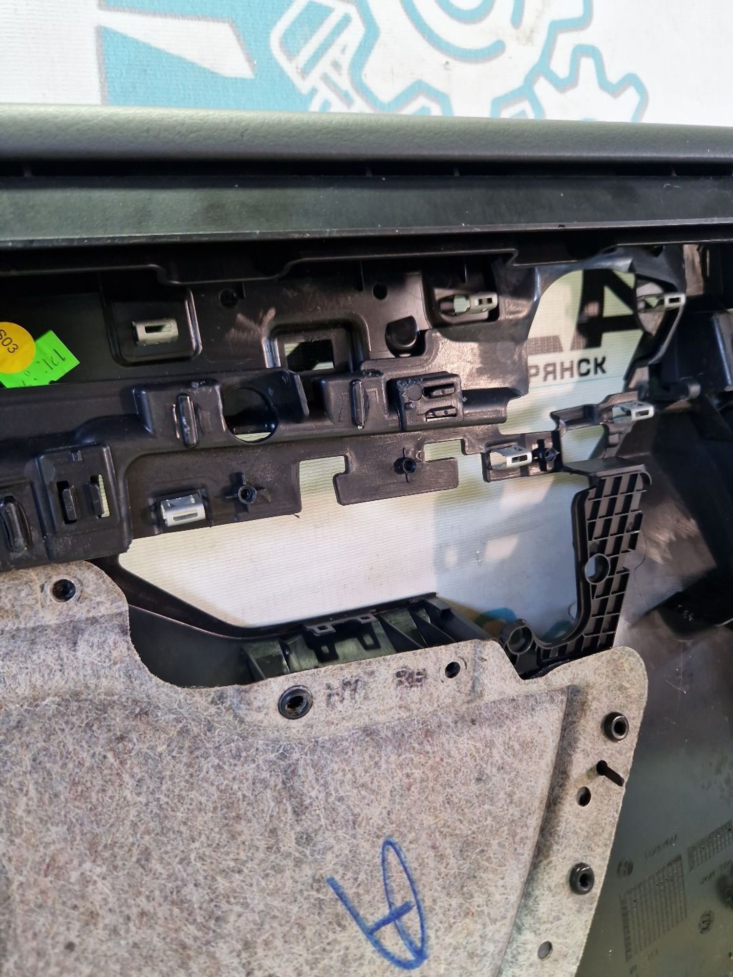 https://ycs.partsauto.market/partsauto-images/thmbs/userImages/0d5a73f363ec19ea8b7d8d6483ce4211/part/6de81df5-7766-474d-8c6c-d2486b8aeedb_1787216224487.jpg