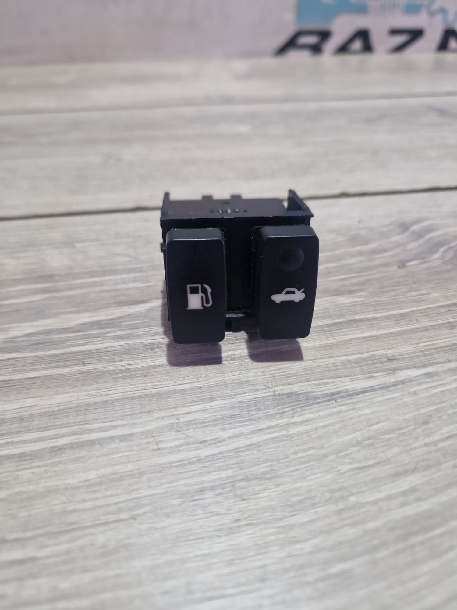 https://ycs.partsauto.market/partsauto-images/thmbs/userImages/0d5a73f363ec19ea8b7d8d6483ce4211/part/7b321a74-2577-4f73-86af-ac6ee517e15e_1787385857006.jpg