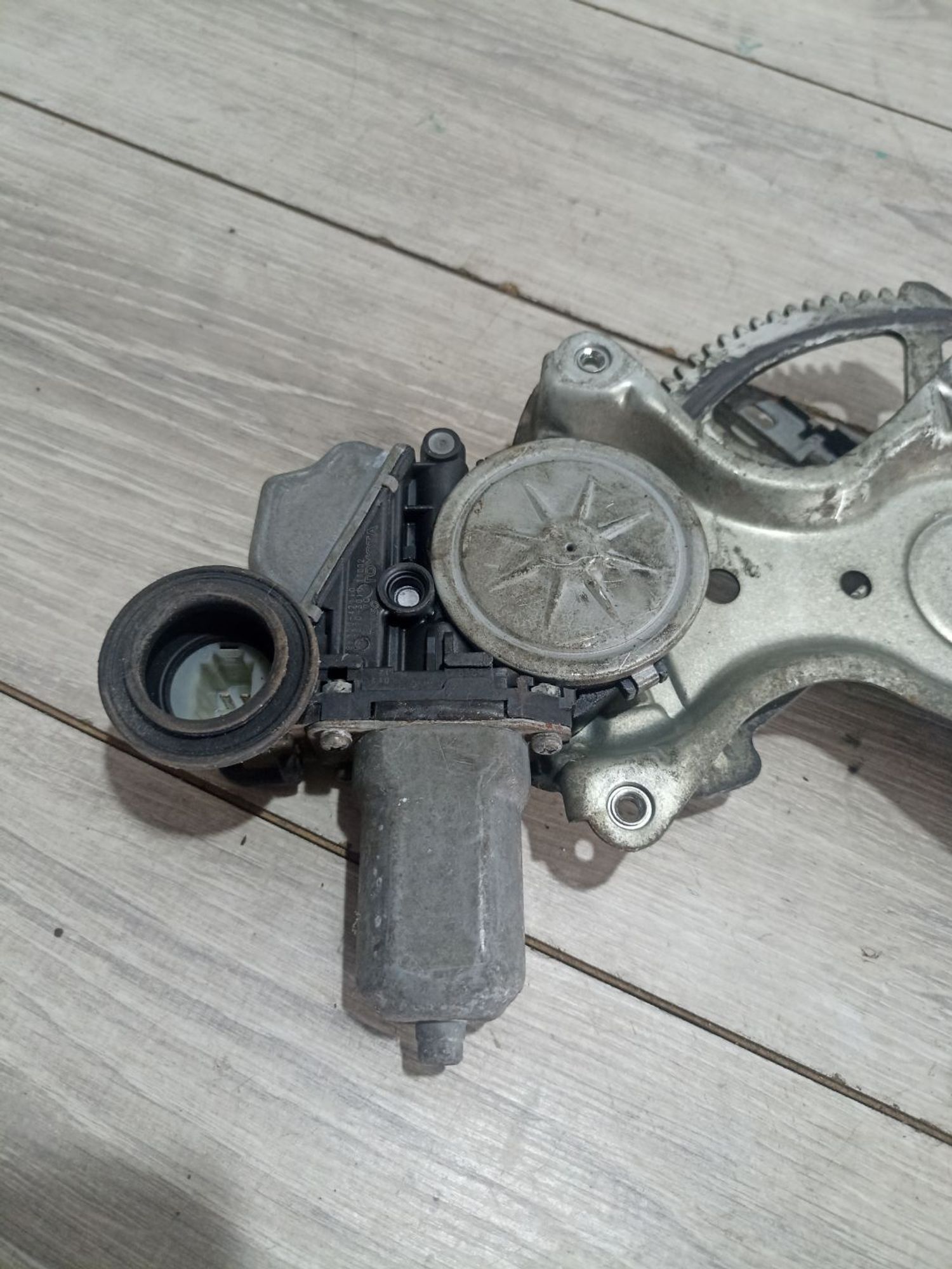 https://ycs.partsauto.market/partsauto-images/thmbs/userImages/0d5a73f363ec19ea8b7d8d6483ce4211/part/7c07fd5c-d04c-479f-852e-d9cf3fbfc6a6_1784041023658.jpg