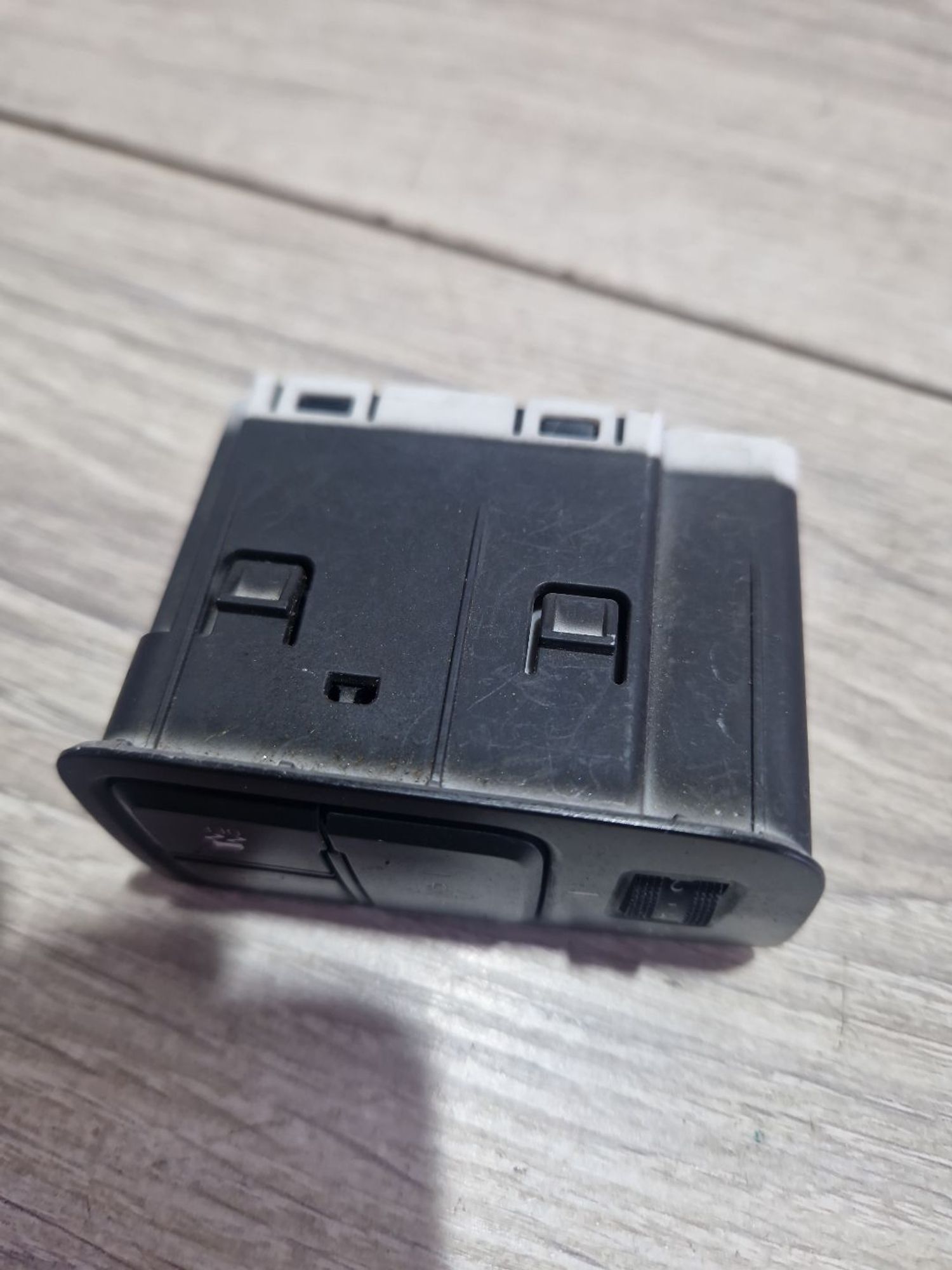 https://ycs.partsauto.market/partsauto-images/thmbs/userImages/0d5a73f363ec19ea8b7d8d6483ce4211/part/7c5ec451-091a-4a52-a754-567dc700eced_1787645882302.jpg
