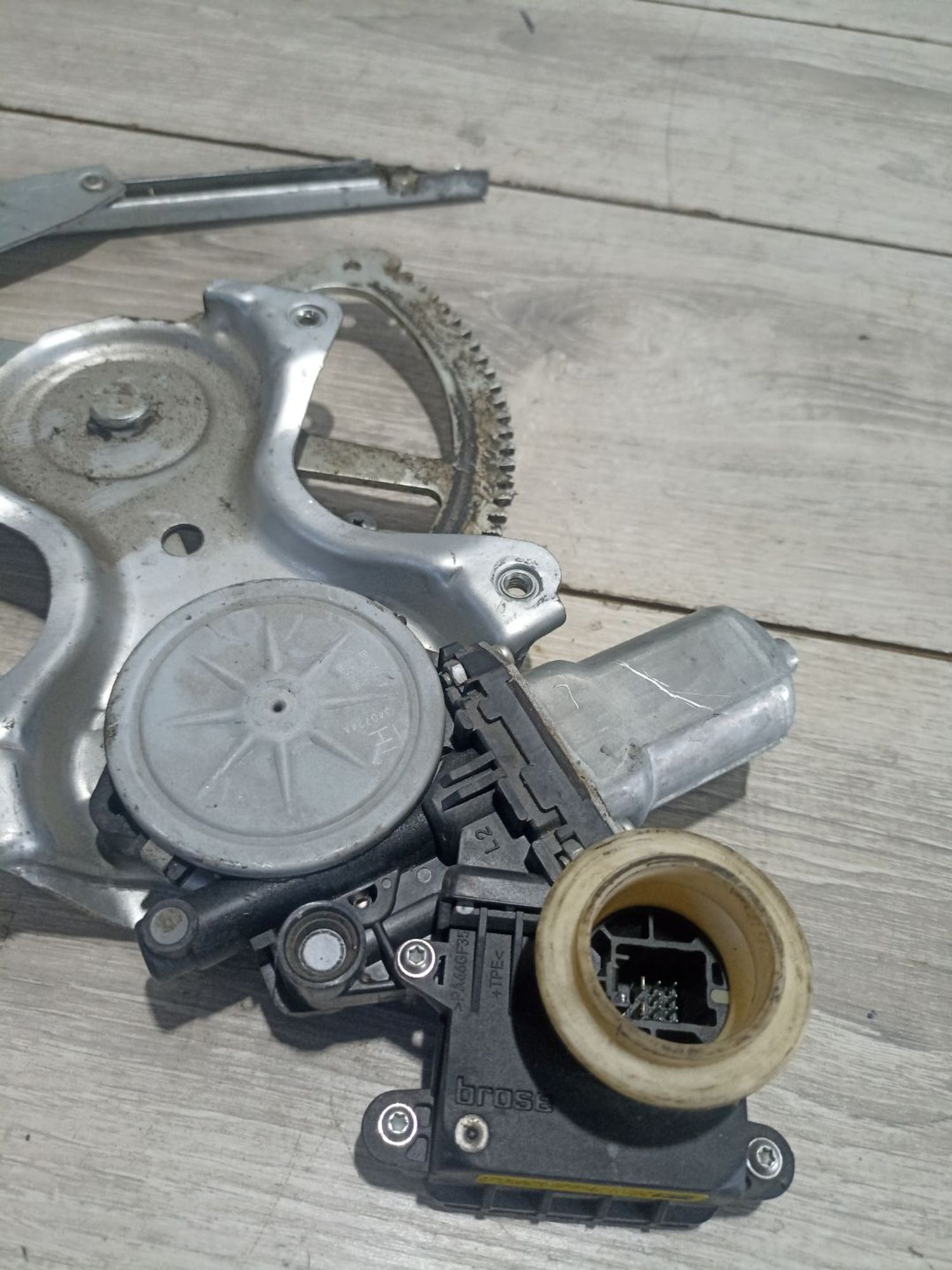 https://ycs.partsauto.market/partsauto-images/thmbs/userImages/0d5a73f363ec19ea8b7d8d6483ce4211/part/7d19d271-97d7-4ad5-acfd-dfa847dedd33_1784039556328.jpg