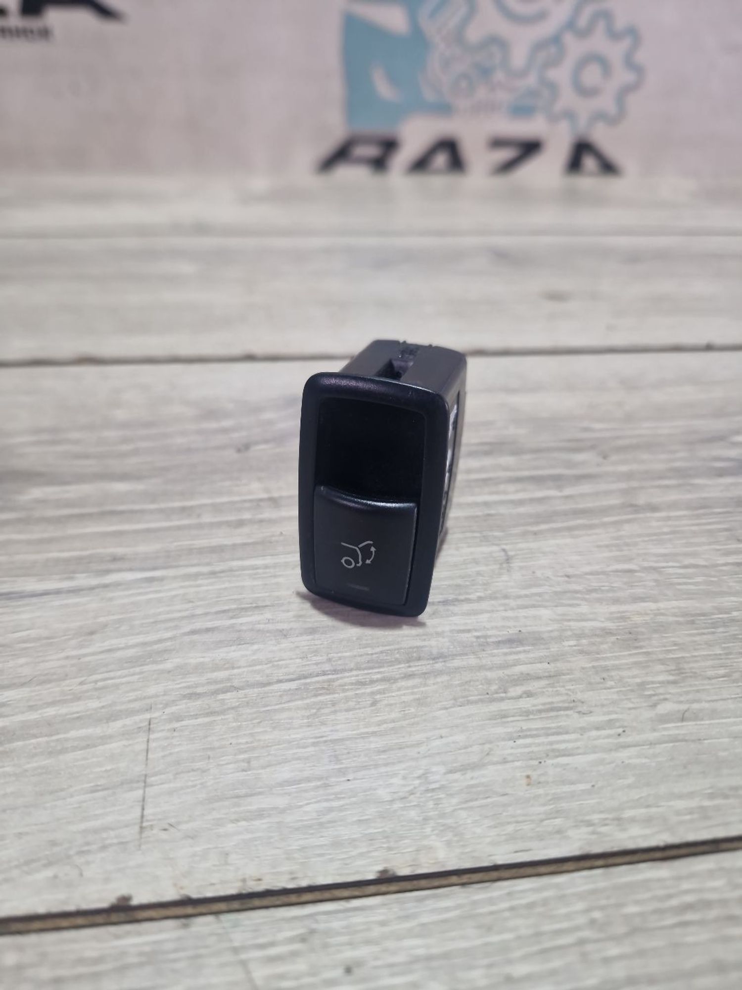 https://ycs.partsauto.market/partsauto-images/thmbs/userImages/0d5a73f363ec19ea8b7d8d6483ce4211/part/8aa9e605-4b7b-484b-a945-a136a92c204e_1787661705646.jpg