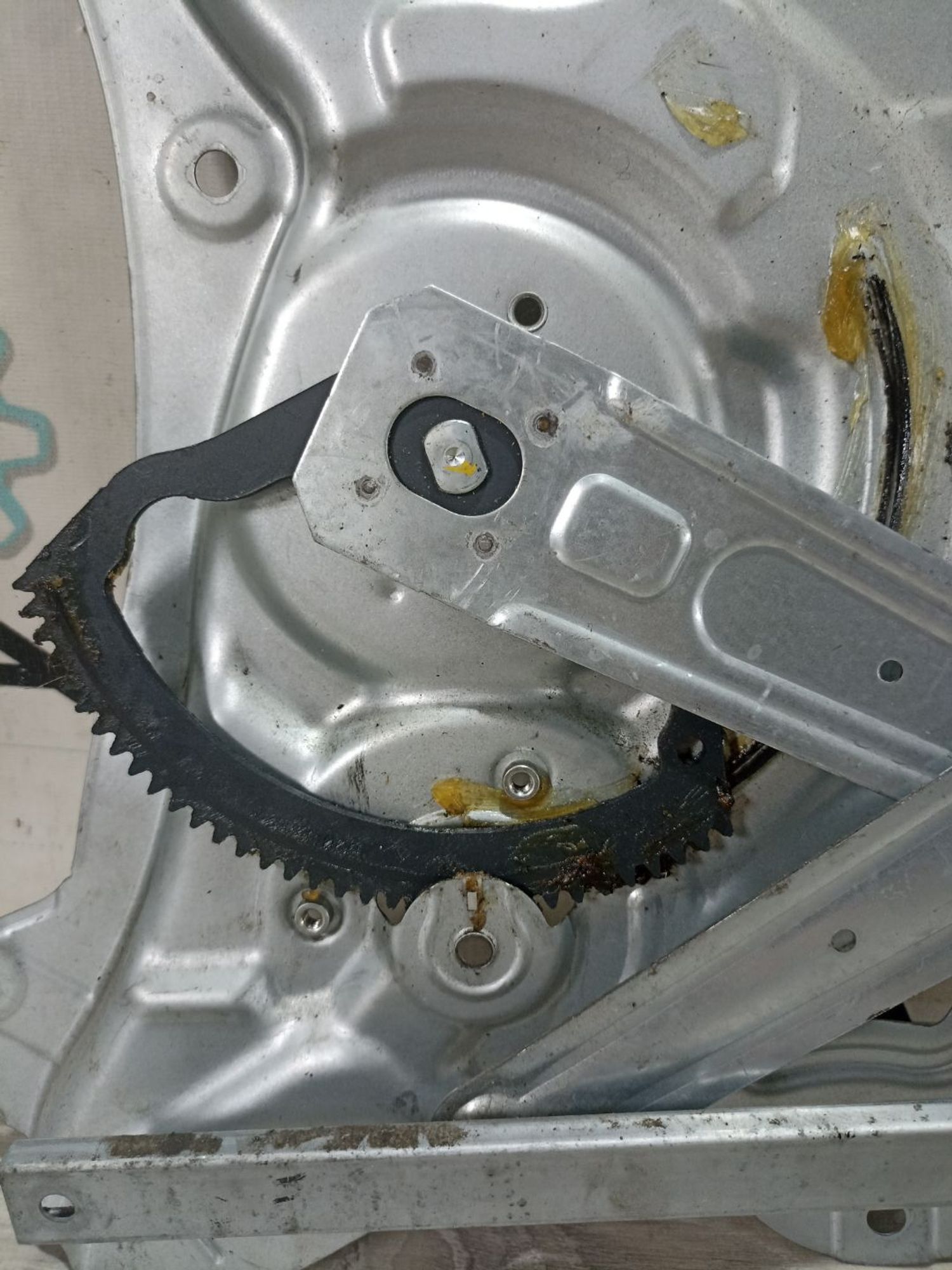 https://ycs.partsauto.market/partsauto-images/thmbs/userImages/0d5a73f363ec19ea8b7d8d6483ce4211/part/8be87e9b-0246-4fea-9e70-1c539451ba09_1783156416964.jpg
