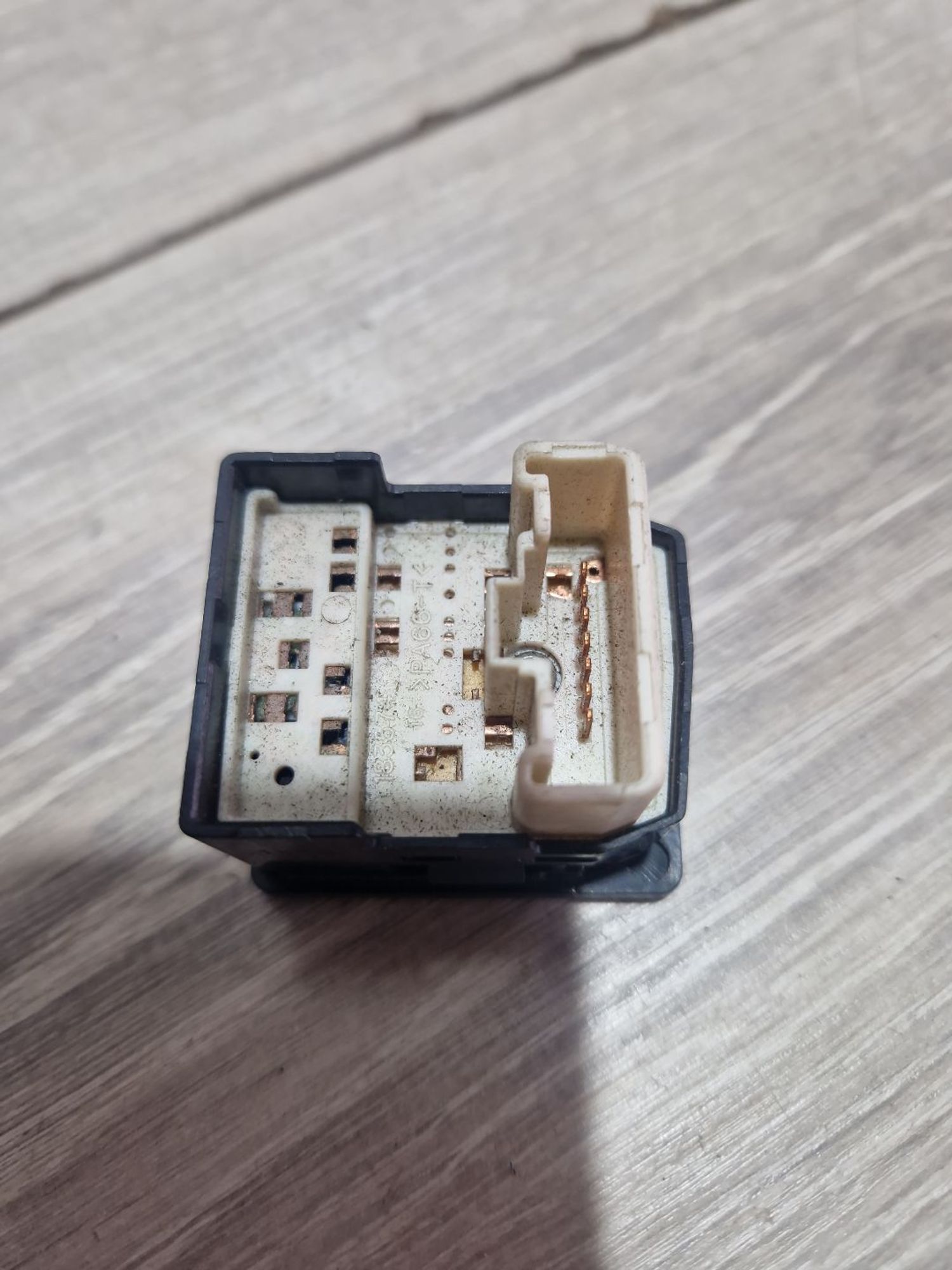 https://ycs.partsauto.market/partsauto-images/thmbs/userImages/0d5a73f363ec19ea8b7d8d6483ce4211/part/8bf936e7-8d2c-48b1-9765-e2604478eb01_1787569289144.jpg
