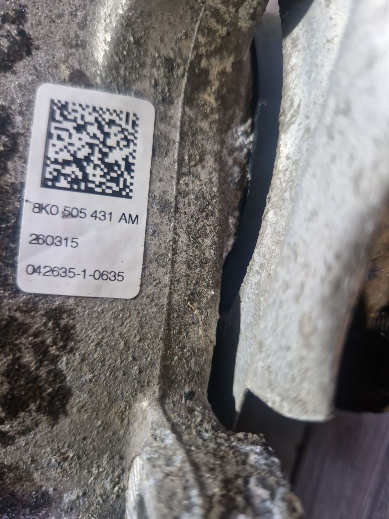 https://ycs.partsauto.market/partsauto-images/thmbs/userImages/0d5a73f363ec19ea8b7d8d6483ce4211/part/8d92b6c0-cb83-4b6b-b08a-16cfc4ee50dc_1786960165040.jpg