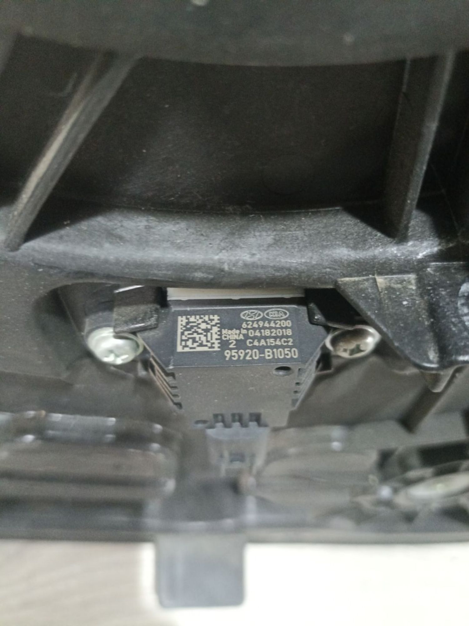 https://ycs.partsauto.market/partsauto-images/thmbs/userImages/0d5a73f363ec19ea8b7d8d6483ce4211/part/98651103-71a7-489c-8547-517d3d9aed74_1783500191778.jpg