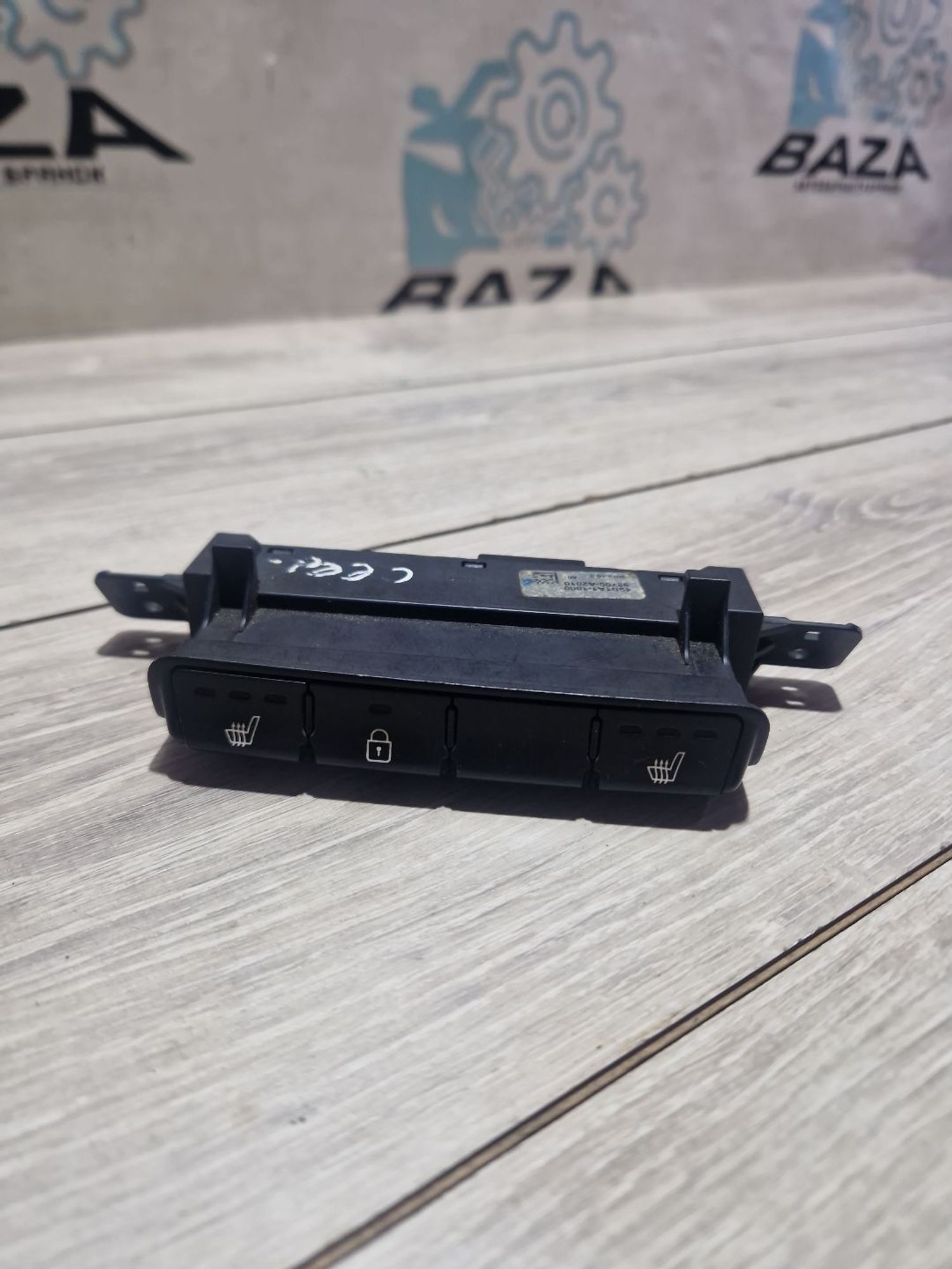 https://ycs.partsauto.market/partsauto-images/thmbs/userImages/0d5a73f363ec19ea8b7d8d6483ce4211/part/aa1ad344-c13e-4371-be3f-cf4405d1de2f_1787317922331.jpg