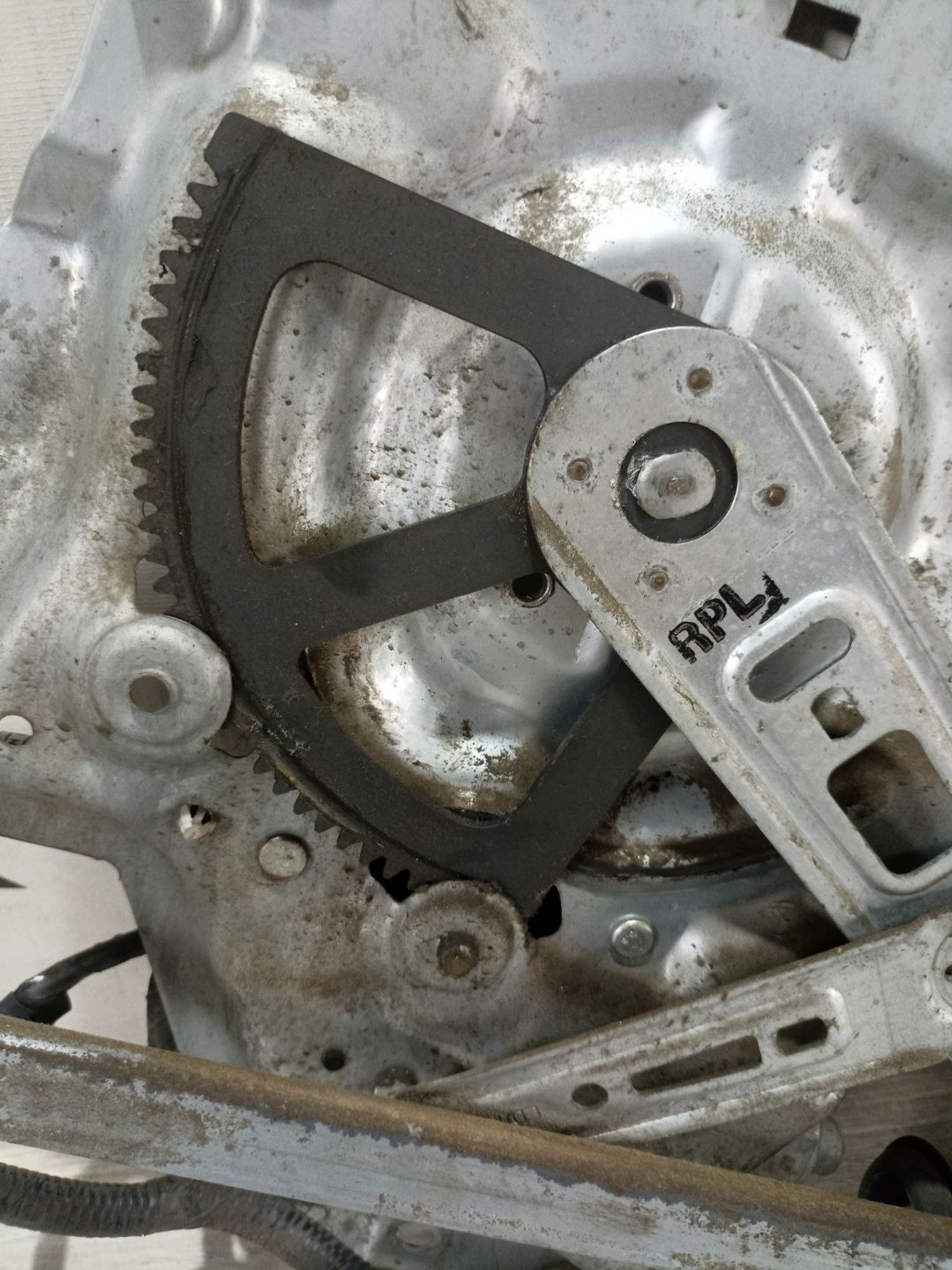 https://ycs.partsauto.market/partsauto-images/thmbs/userImages/0d5a73f363ec19ea8b7d8d6483ce4211/part/ab3d8196-cbda-46ec-bb56-3ed08442a551_1783168399872.jpg