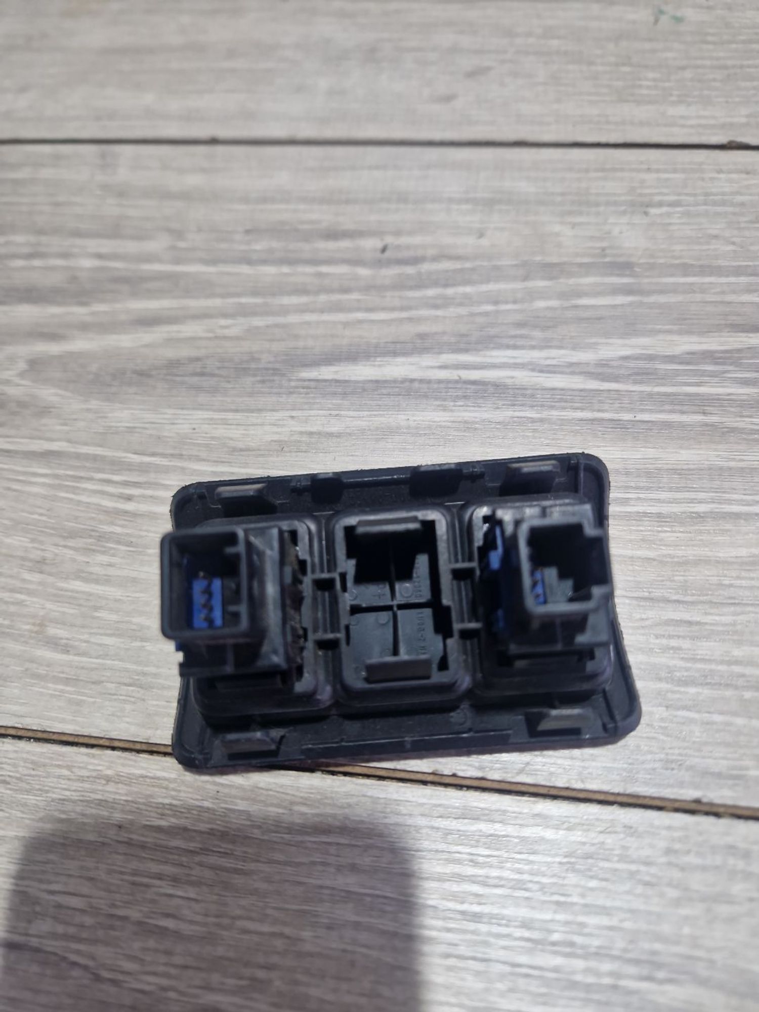 https://ycs.partsauto.market/partsauto-images/thmbs/userImages/0d5a73f363ec19ea8b7d8d6483ce4211/part/addc31d4-f8b7-4cb2-889a-7e17fabc50c9_1787396417594.jpg