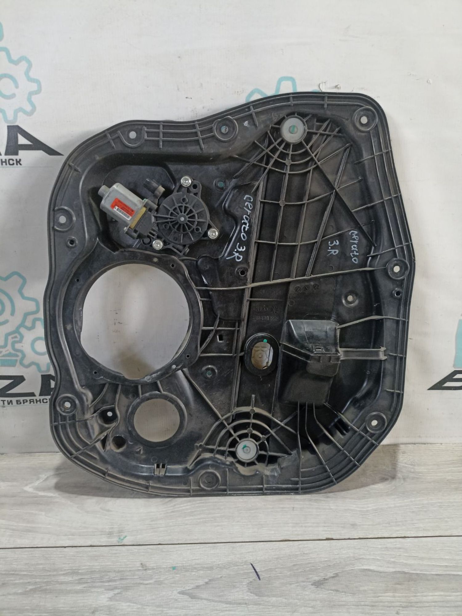 https://ycs.partsauto.market/partsauto-images/thmbs/userImages/0d5a73f363ec19ea8b7d8d6483ce4211/part/aeb42cb8-0cb3-4b70-a146-4850689ad0bf_1783346917441.jpg