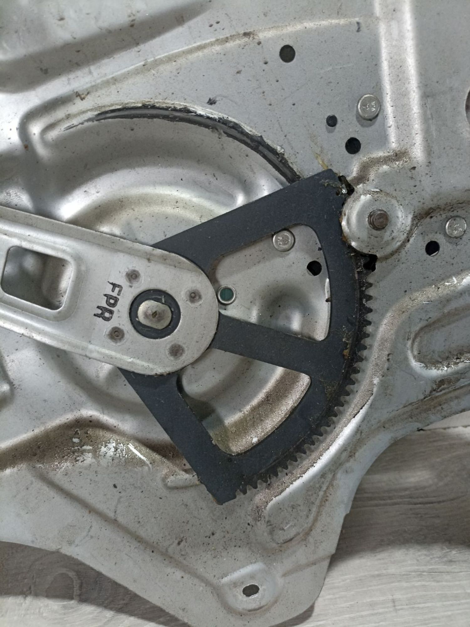 https://ycs.partsauto.market/partsauto-images/thmbs/userImages/0d5a73f363ec19ea8b7d8d6483ce4211/part/b13403da-fa8e-46dc-8ffe-9c5435e322de_1783506580802.jpg