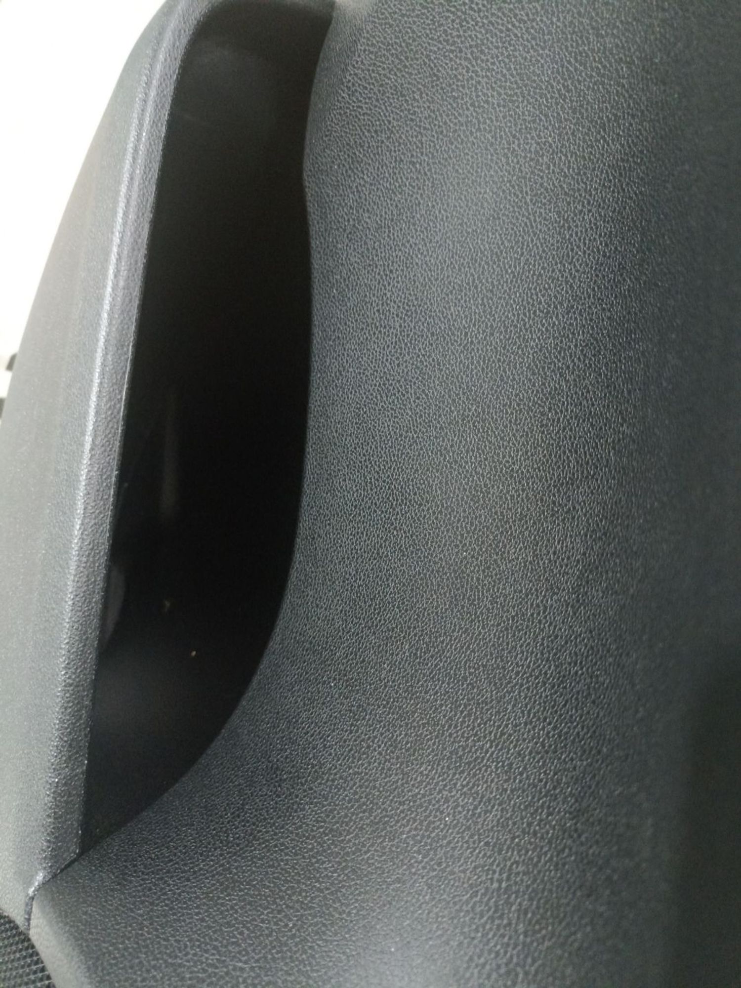 https://ycs.partsauto.market/partsauto-images/thmbs/userImages/0d5a73f363ec19ea8b7d8d6483ce4211/part/b25d8fb7-a0c3-4222-ba23-efc3b5a2a683_1784632550572.jpg