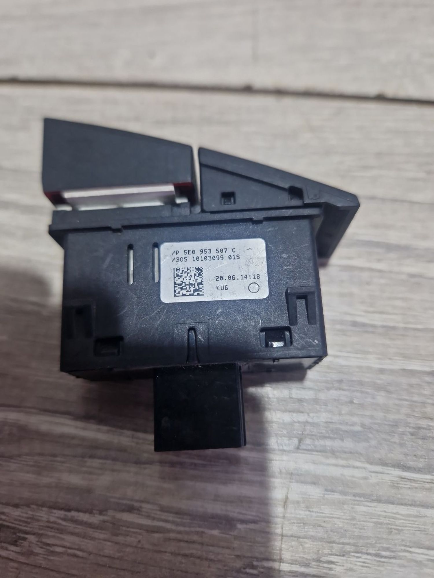 https://ycs.partsauto.market/partsauto-images/thmbs/userImages/0d5a73f363ec19ea8b7d8d6483ce4211/part/b499f7aa-ed0b-472d-b31a-0f3e01bd2ac7_1787654431905.jpg