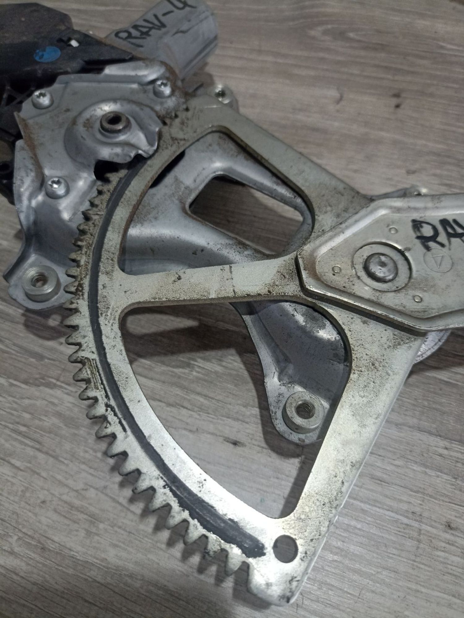 https://ycs.partsauto.market/partsauto-images/thmbs/userImages/0d5a73f363ec19ea8b7d8d6483ce4211/part/b4c887d1-52e0-46f0-8226-0bff4274c232_1784039967353.jpg