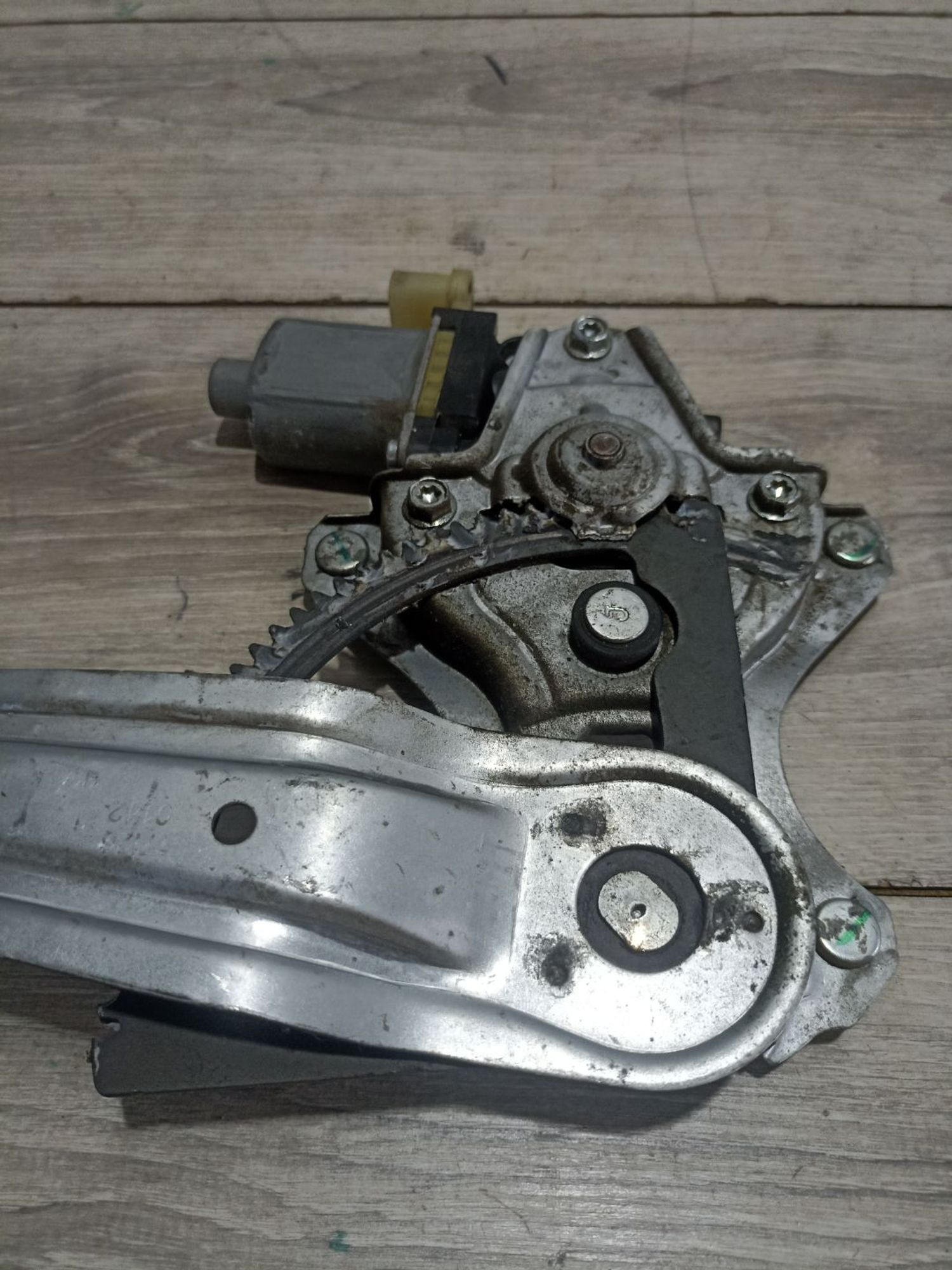 https://ycs.partsauto.market/partsauto-images/thmbs/userImages/0d5a73f363ec19ea8b7d8d6483ce4211/part/c3dafb60-46f8-4d44-a896-1cd8120b702c_1784035350313.jpg