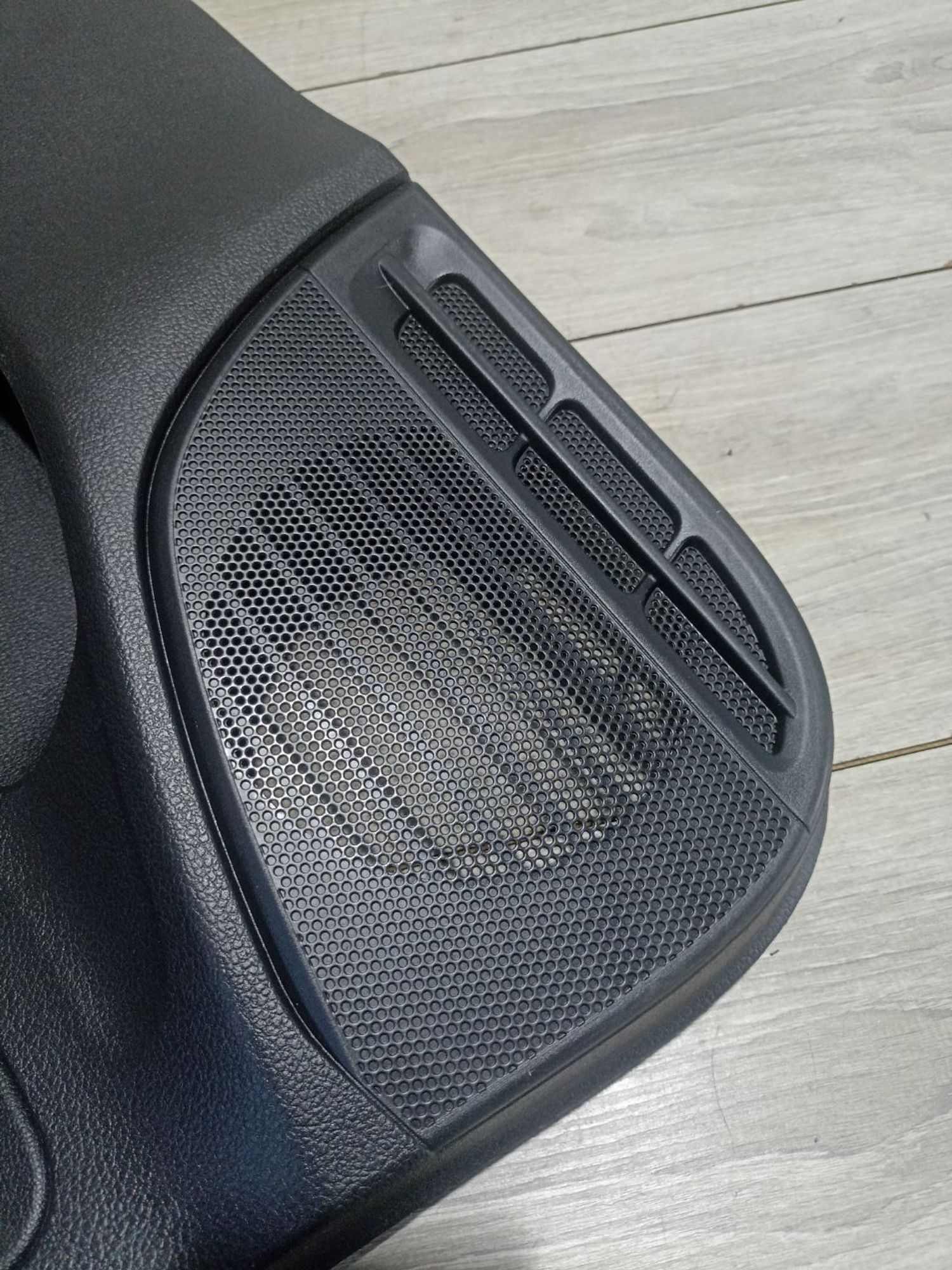 https://ycs.partsauto.market/partsauto-images/thmbs/userImages/0d5a73f363ec19ea8b7d8d6483ce4211/part/c4af4229-f0a4-4e15-9310-9b7b4ea05f16_1784721001704.jpg