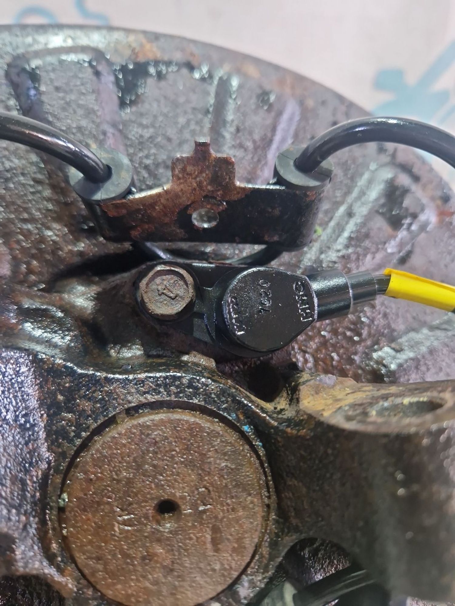 https://ycs.partsauto.market/partsauto-images/thmbs/userImages/0d5a73f363ec19ea8b7d8d6483ce4211/part/d7fdf2ea-bddf-45d6-8218-7d78193f3ca1_1786793810504.jpg