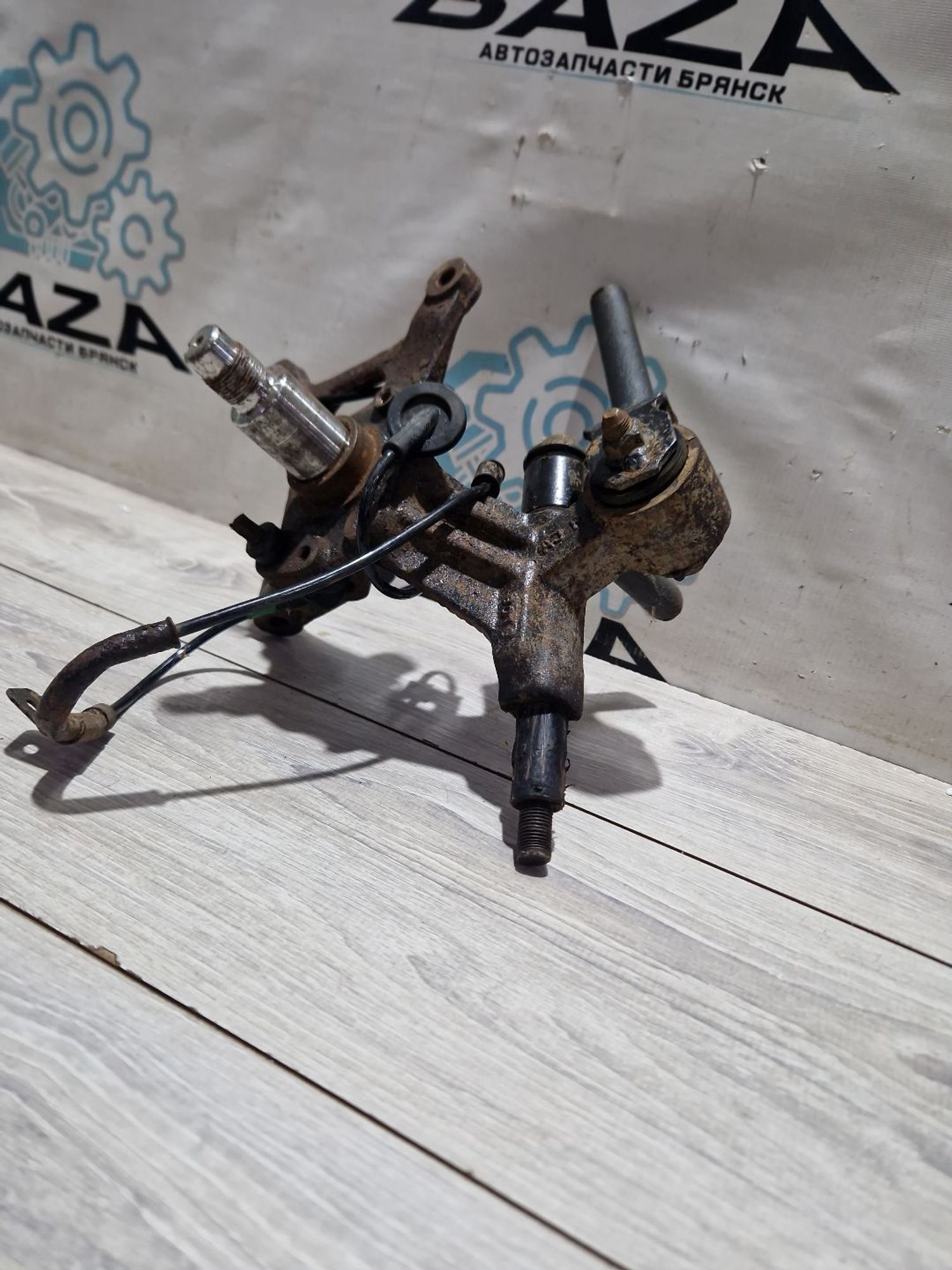 Кулак задний правый Kia Cerato 1 G4GC, 1000 рублей, Брянск