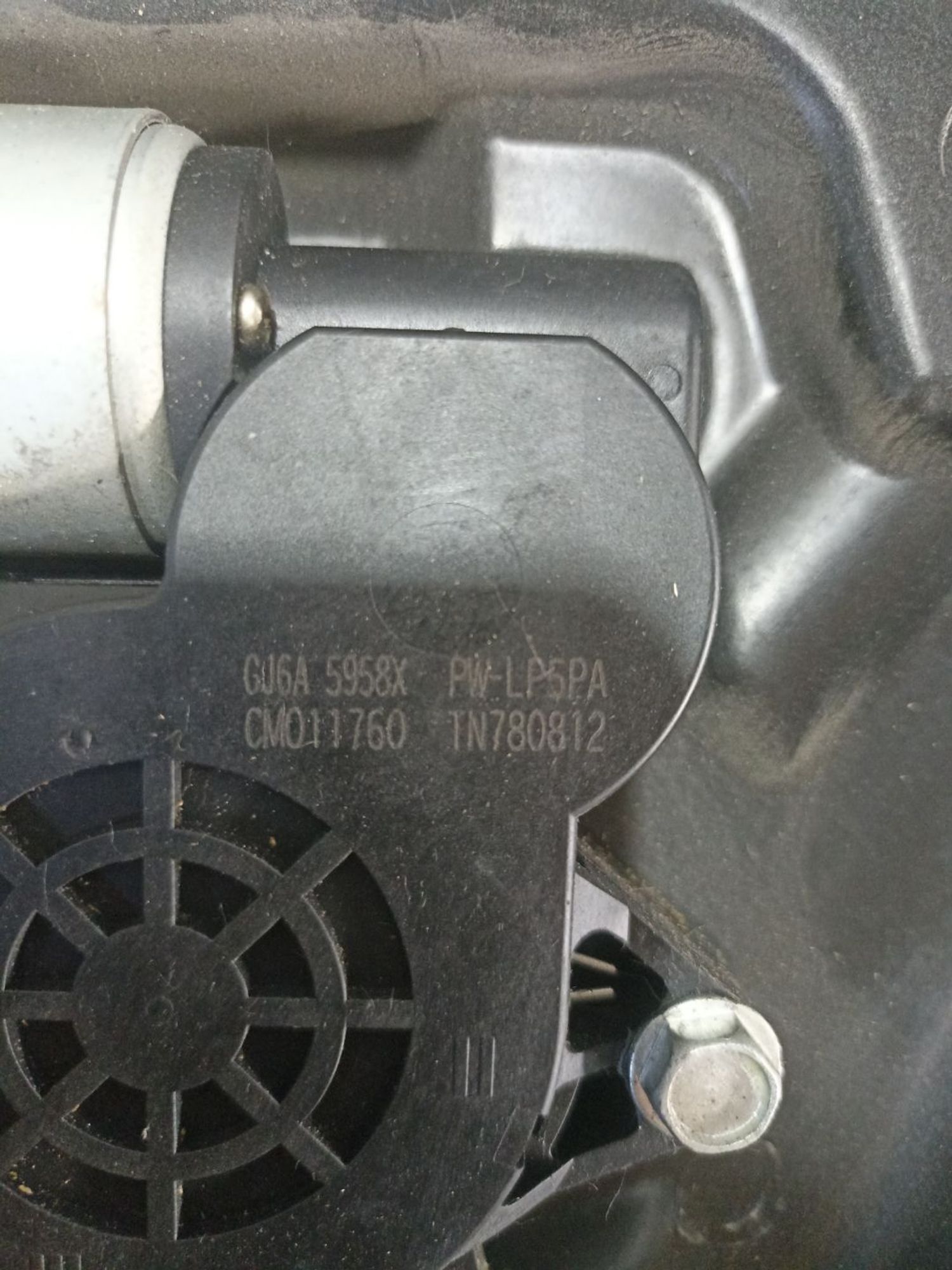 https://ycs.partsauto.market/partsauto-images/thmbs/userImages/0d5a73f363ec19ea8b7d8d6483ce4211/part/e5f7cd1d-65fc-4166-8ef6-df0df63df2dc_1783347544026.jpg