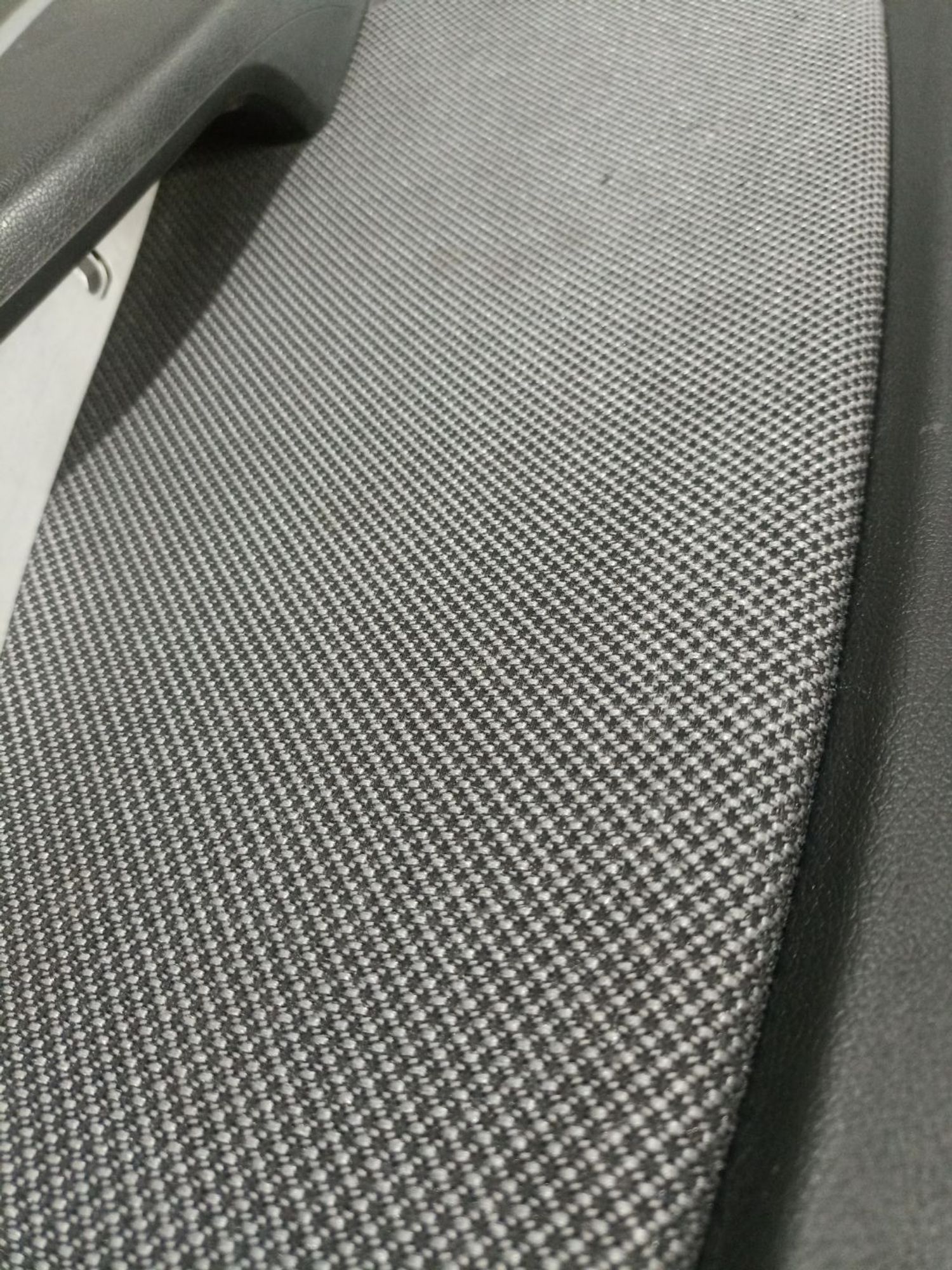 https://ycs.partsauto.market/partsauto-images/thmbs/userImages/0d5a73f363ec19ea8b7d8d6483ce4211/part/e7f8cd92-d1d5-4c30-83db-42c907466bda_1785157804681.jpg