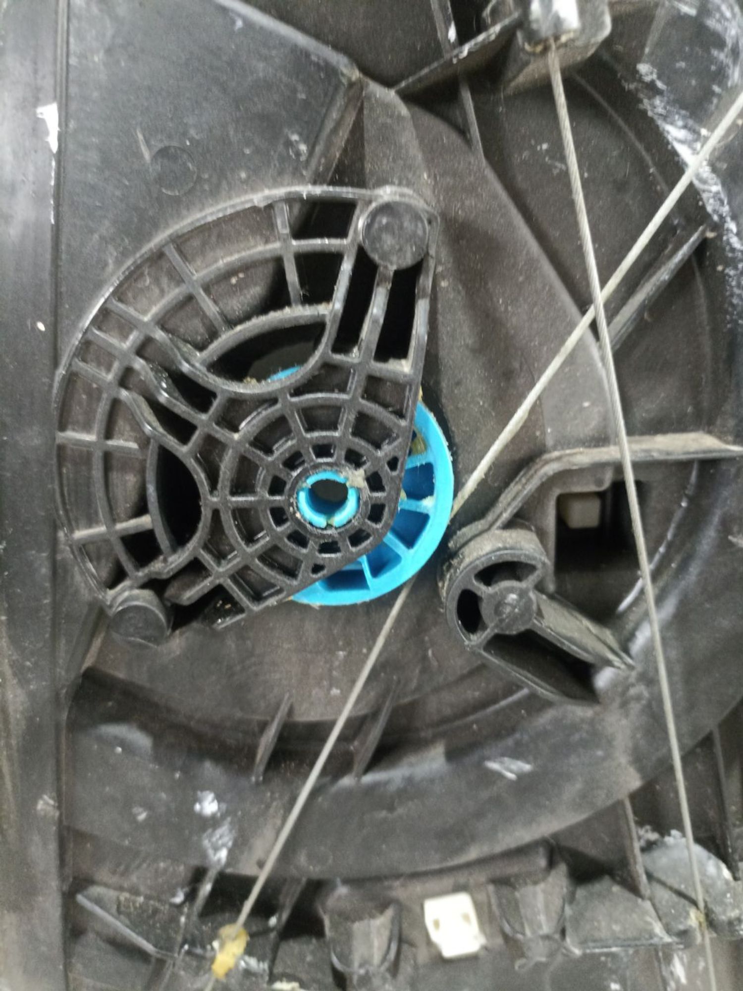 https://ycs.partsauto.market/partsauto-images/thmbs/userImages/0d5a73f363ec19ea8b7d8d6483ce4211/part/e8ca2feb-b736-4ac8-b1e6-457239e8cfc0_1783165259221.jpg